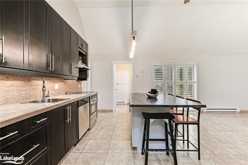 Photo 12 of 438 Oxbow Crescent, Collingwood — HOMEH