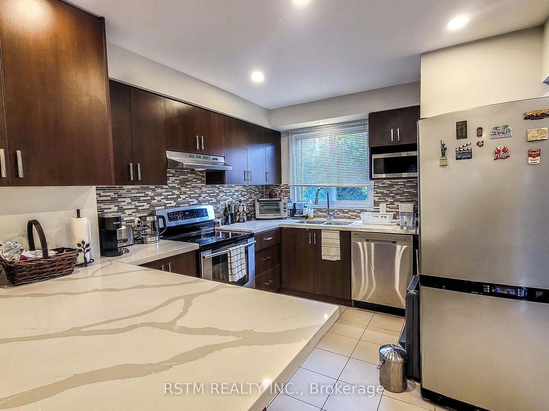 Photo 4 of Unit 15, 15 The Carriage Way, Markham, Royal Orchard — HOMEH