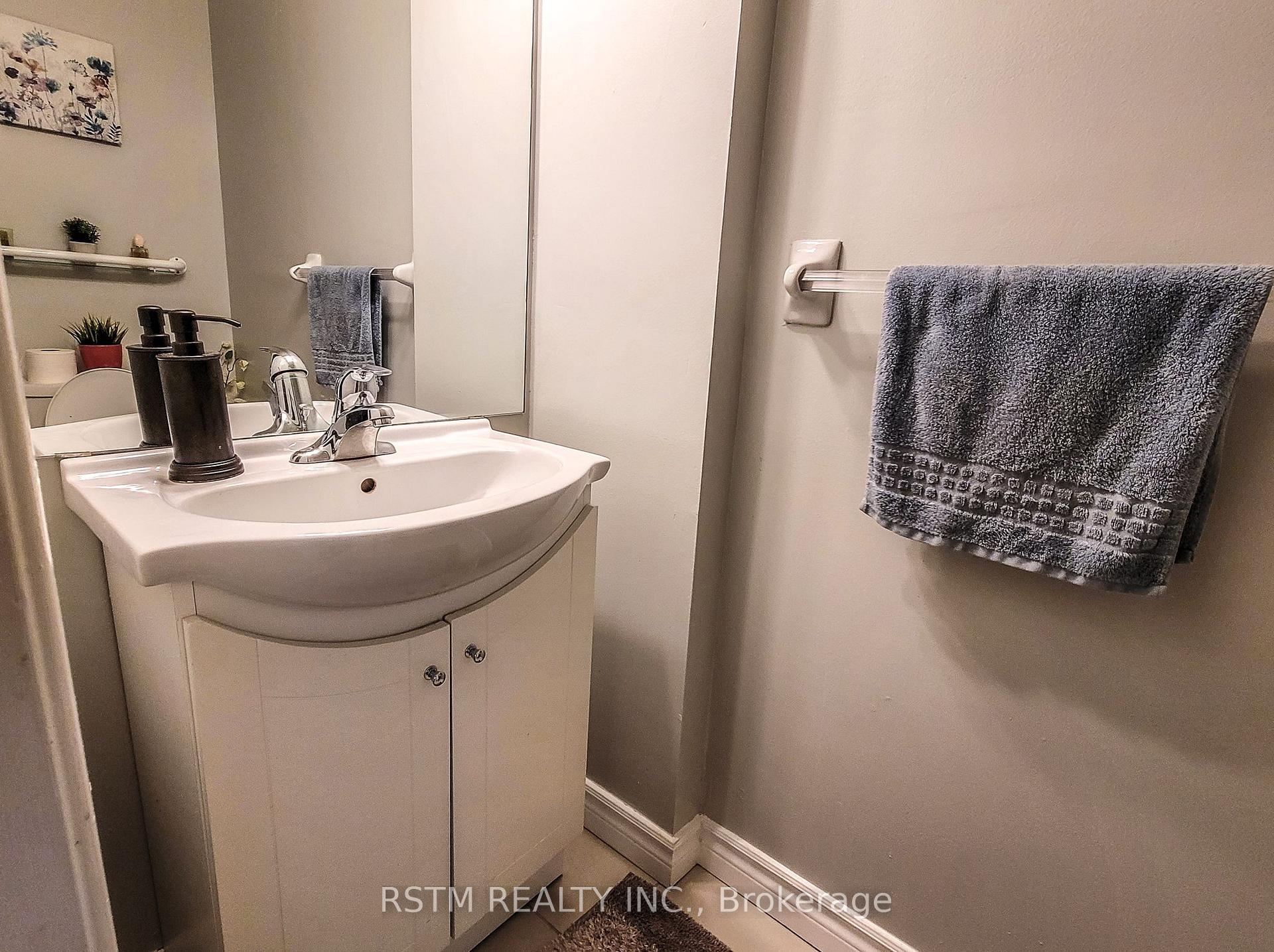Photo 9 of Unit 15, 15 The Carriage Way, Markham, Royal Orchard — HOMEH
