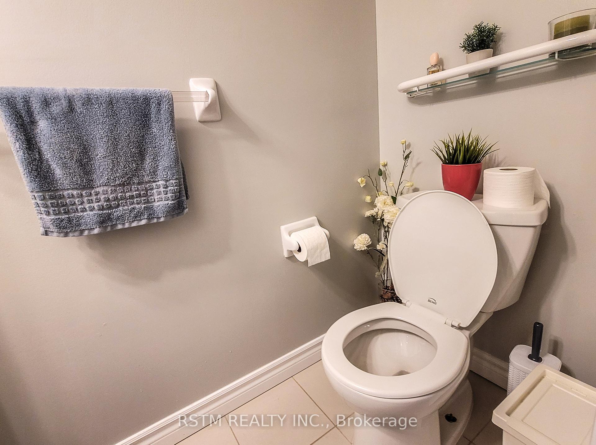 Photo 10 of Unit 15, 15 The Carriage Way, Markham, Royal Orchard — HOMEH