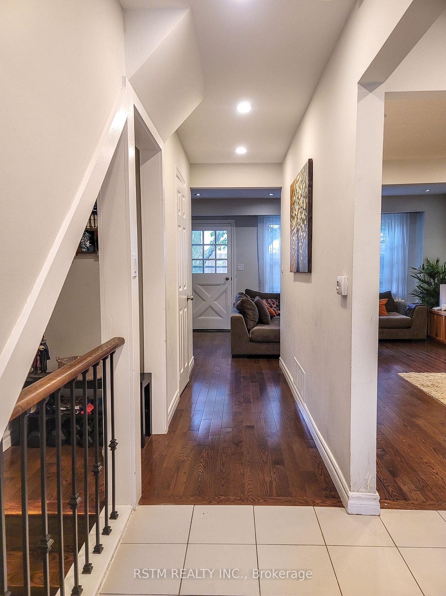 Photo 11 of Unit 15, 15 The Carriage Way, Markham, Royal Orchard — HOMEH
