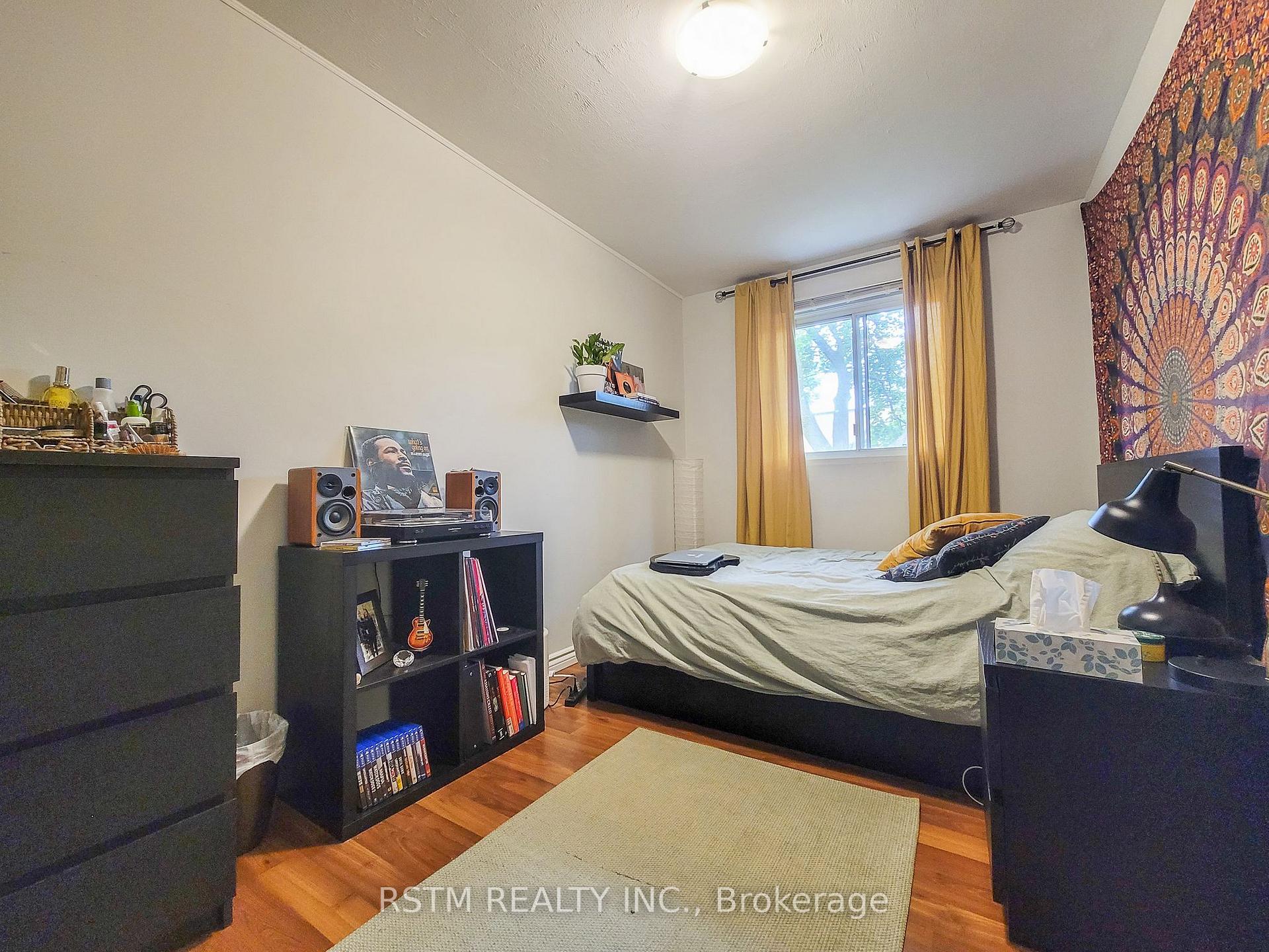 Photo 17 of Unit 15, 15 The Carriage Way, Markham, Royal Orchard — HOMEH