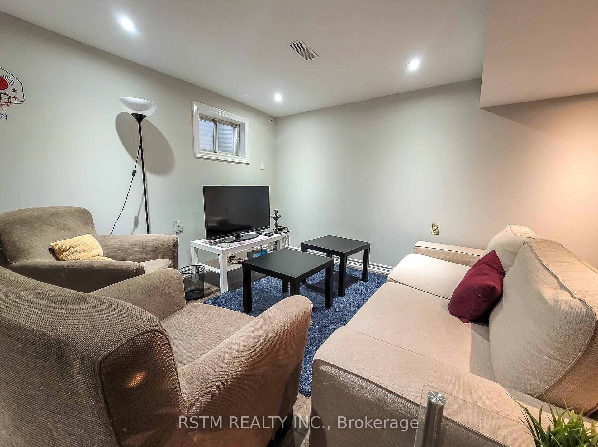 Photo 22 of Unit 15, 15 The Carriage Way, Markham, Royal Orchard — HOMEH