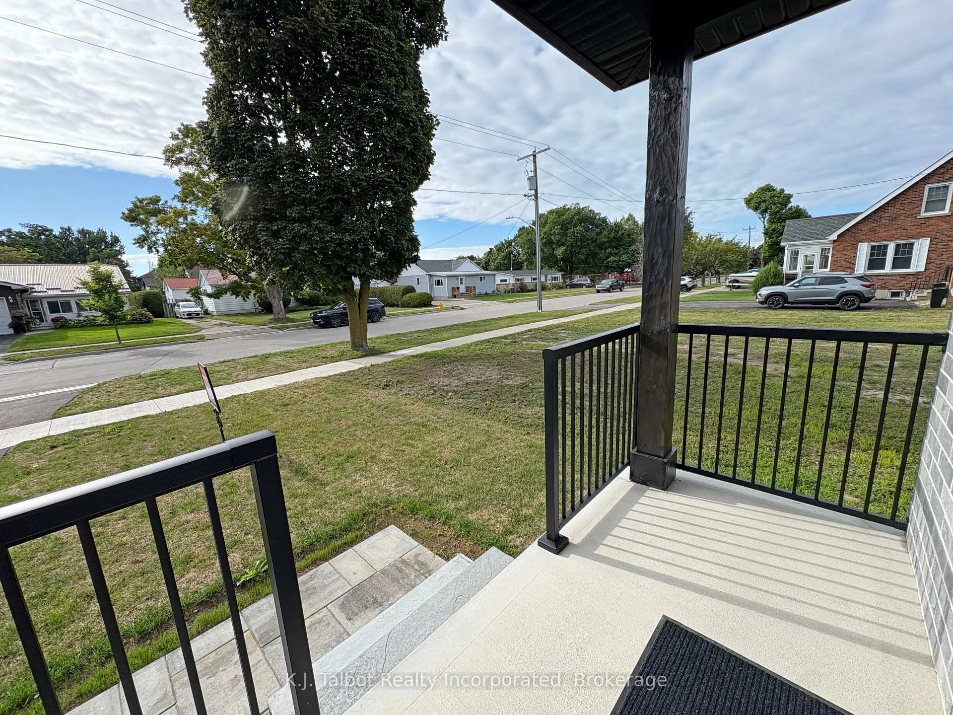Photo 3 of 201 South Street, Goderich, Goderich (Town) — HOMEH