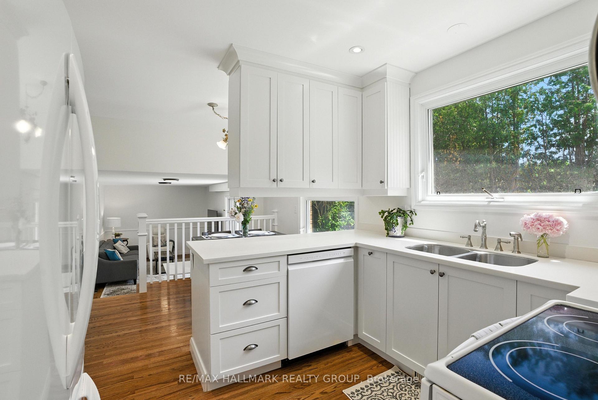 Photo 8 of 26 St Remy Drive, Ottawa, Barrhaven - Pheasant Run — HOMEH