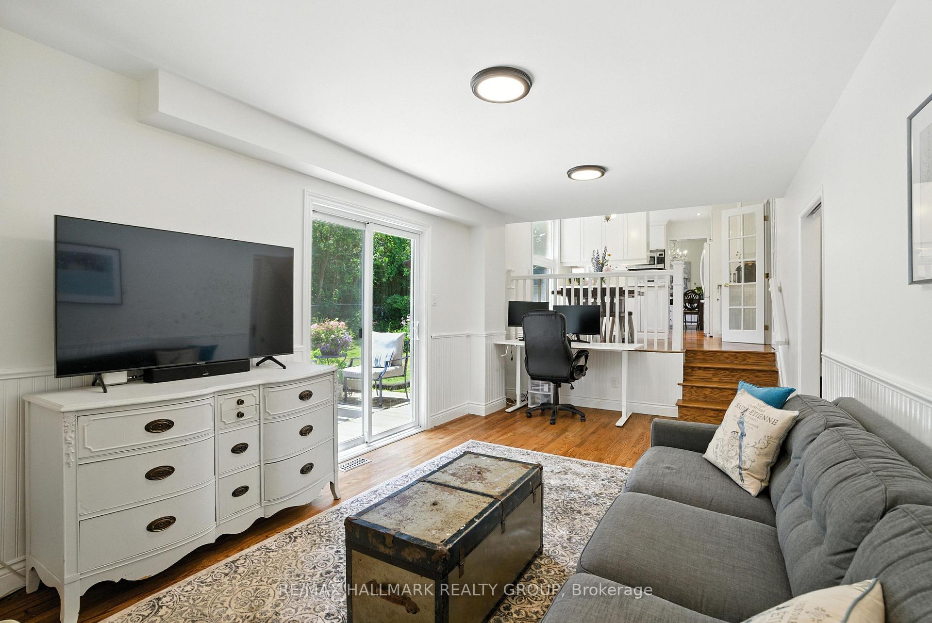 Photo 11 of 26 St Remy Drive, Ottawa, Barrhaven - Pheasant Run — HOMEH