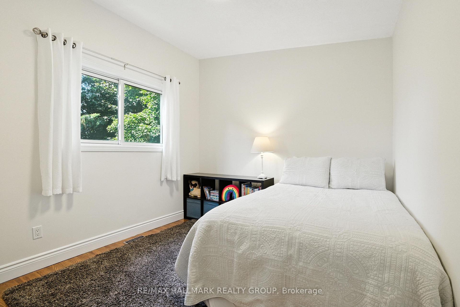 Photo 20 of 26 St Remy Drive, Ottawa, Barrhaven - Pheasant Run — HOMEH
