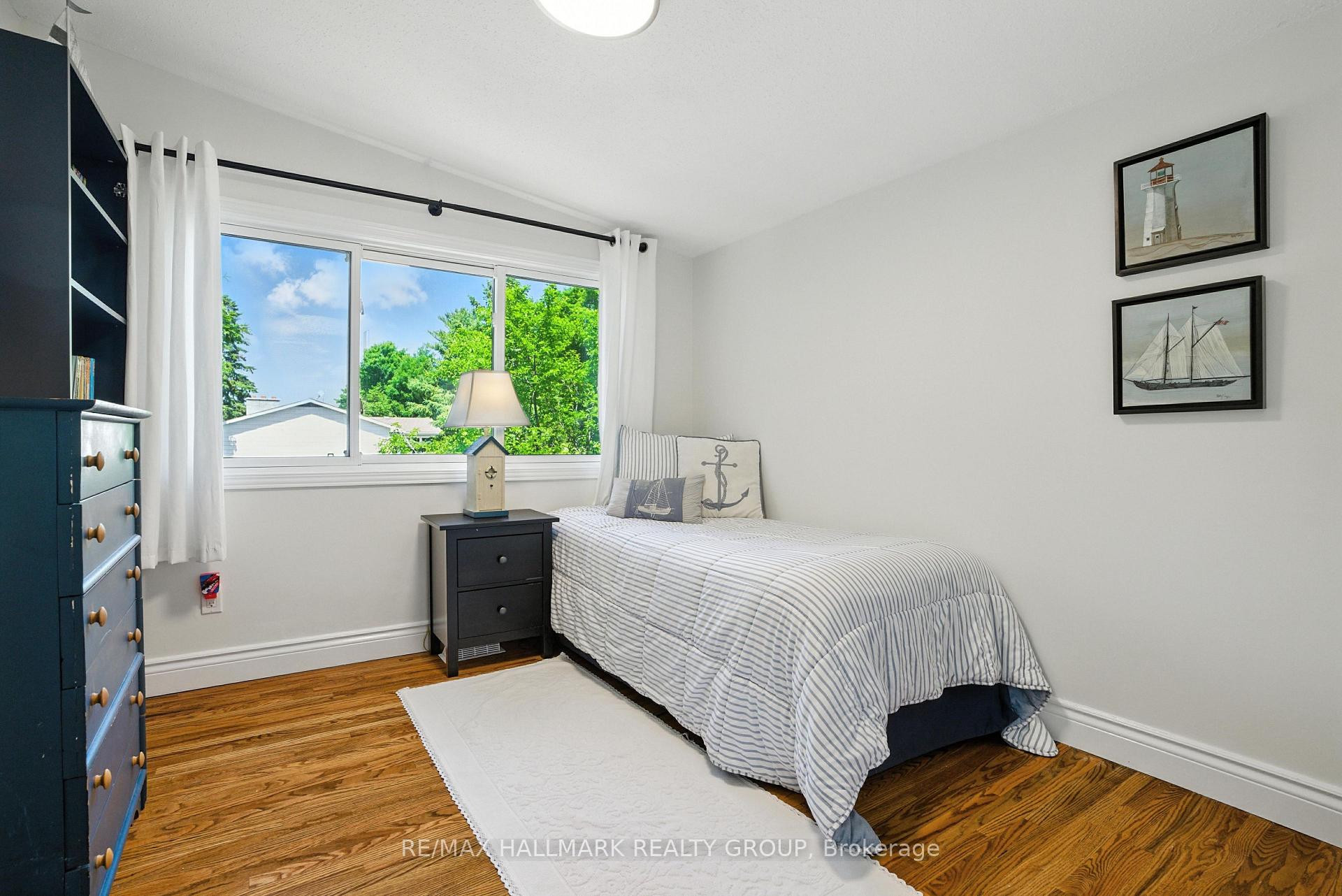 Photo 17 of 26 St Remy Drive, Ottawa, Barrhaven - Pheasant Run — HOMEH