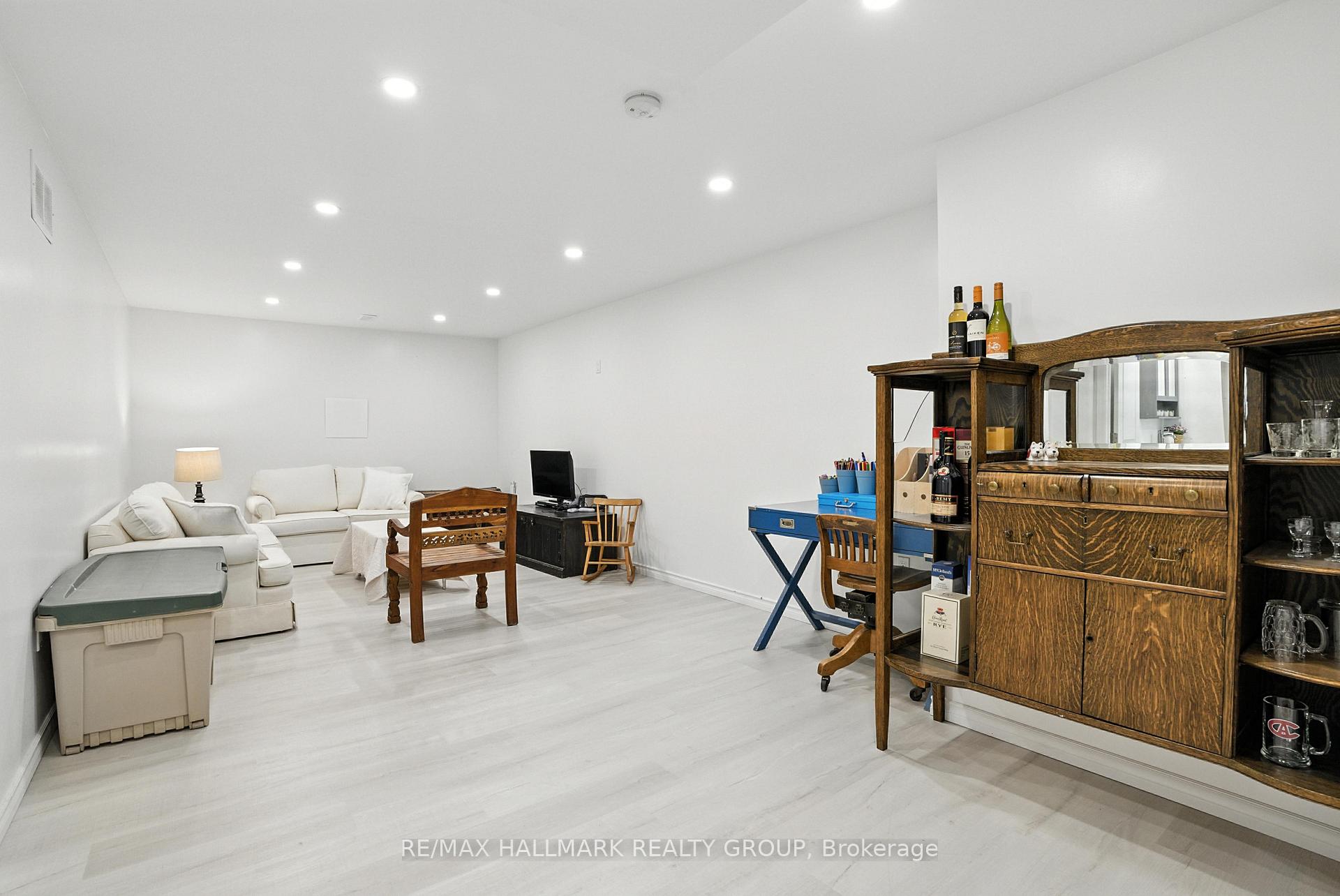 Photo 19 of 26 St Remy Drive, Ottawa, Barrhaven - Pheasant Run — HOMEH
