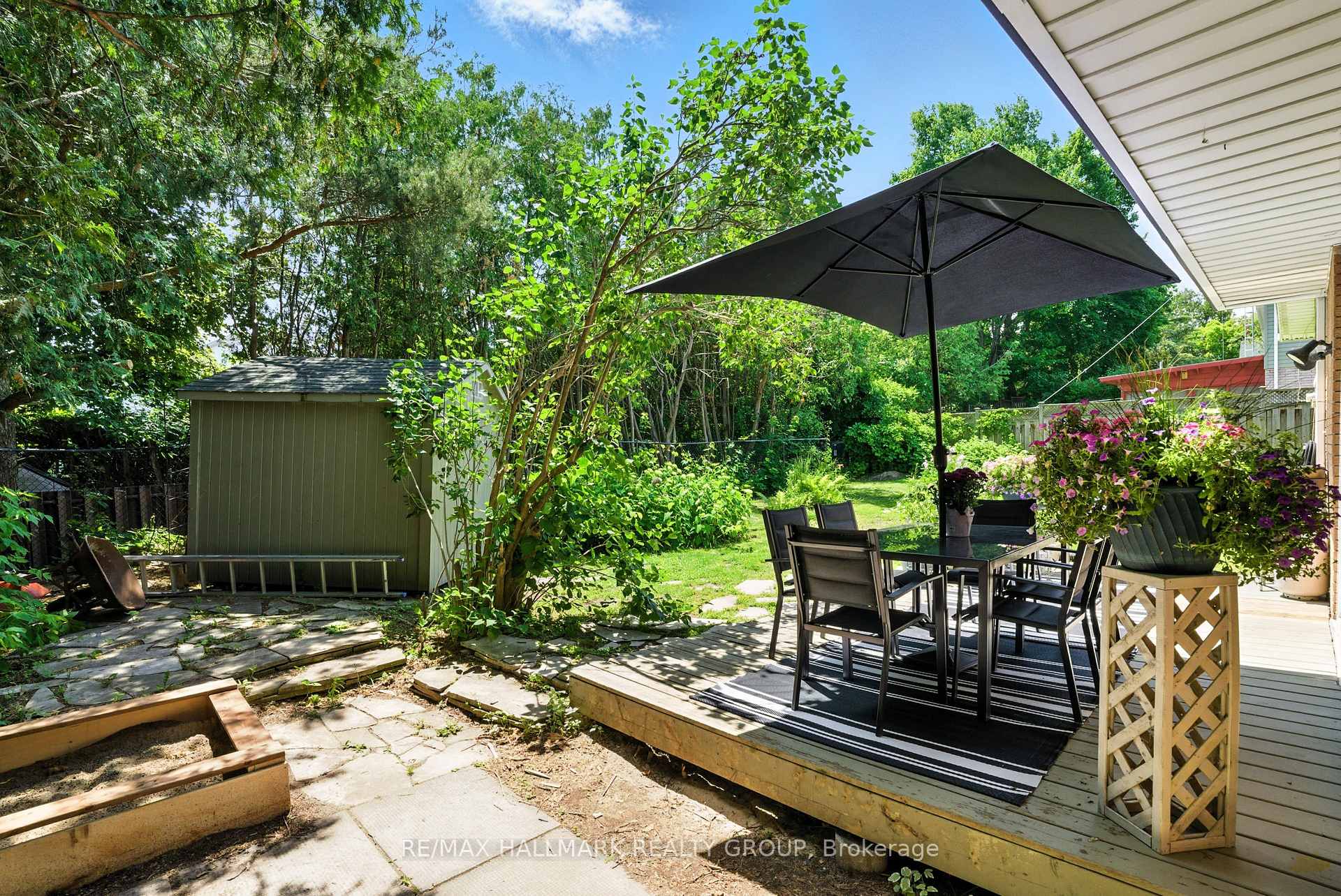Photo 25 of 26 St Remy Drive, Ottawa, Barrhaven - Pheasant Run — HOMEH
