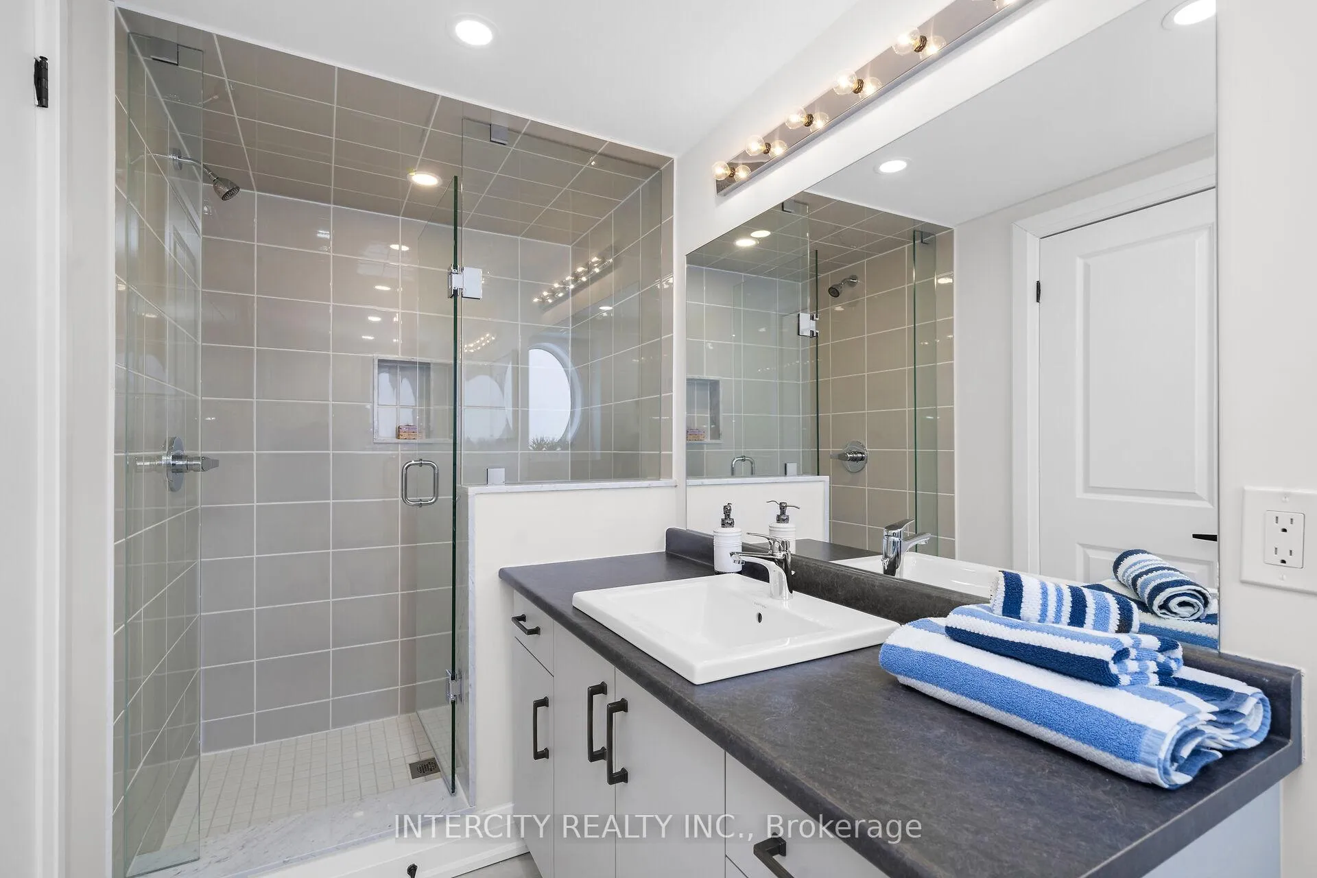 Photo 23 of Unit Unit 17, 67 Marret Lane, Clarington, Newcastle — HOMEH