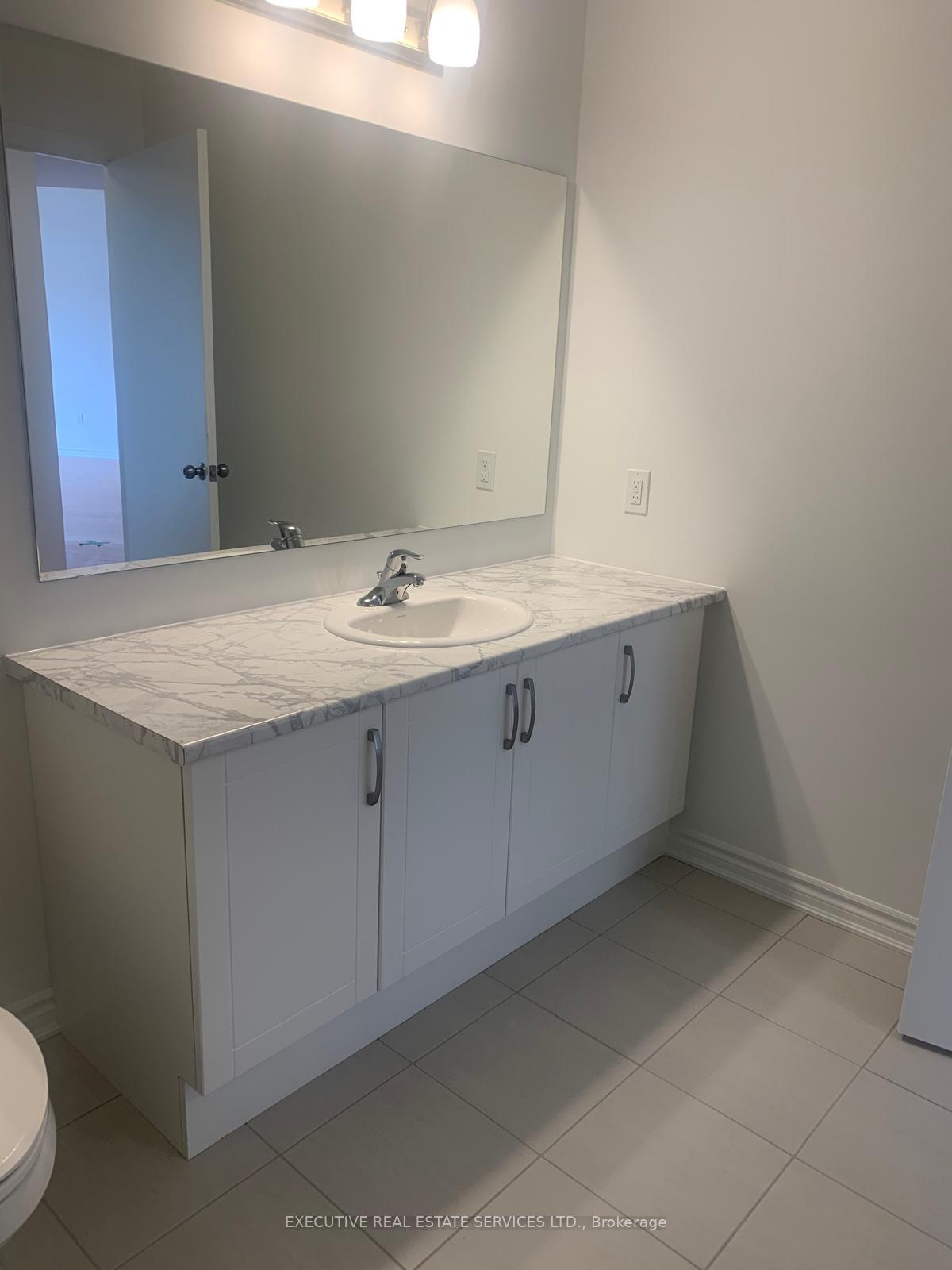 Photo 14 of Unit # 302, 439 Dougall Avenue, Caledon, Rural Caledon — HOMEH