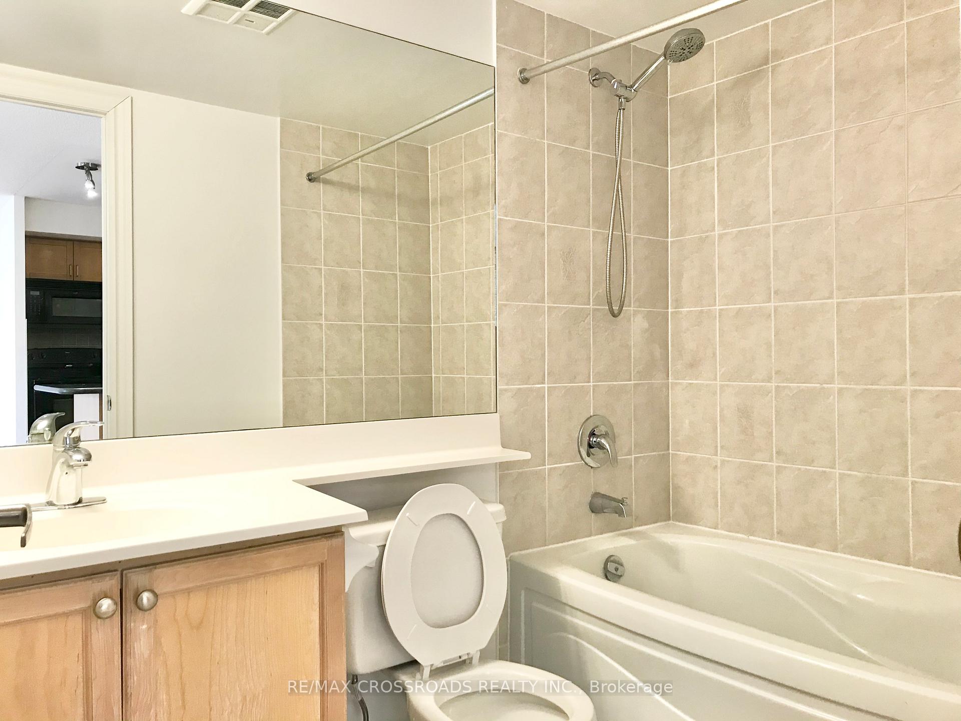 Photo 11 of Unit 807, 33 Cox Boulevard, Markham, Unionville — HOMEH