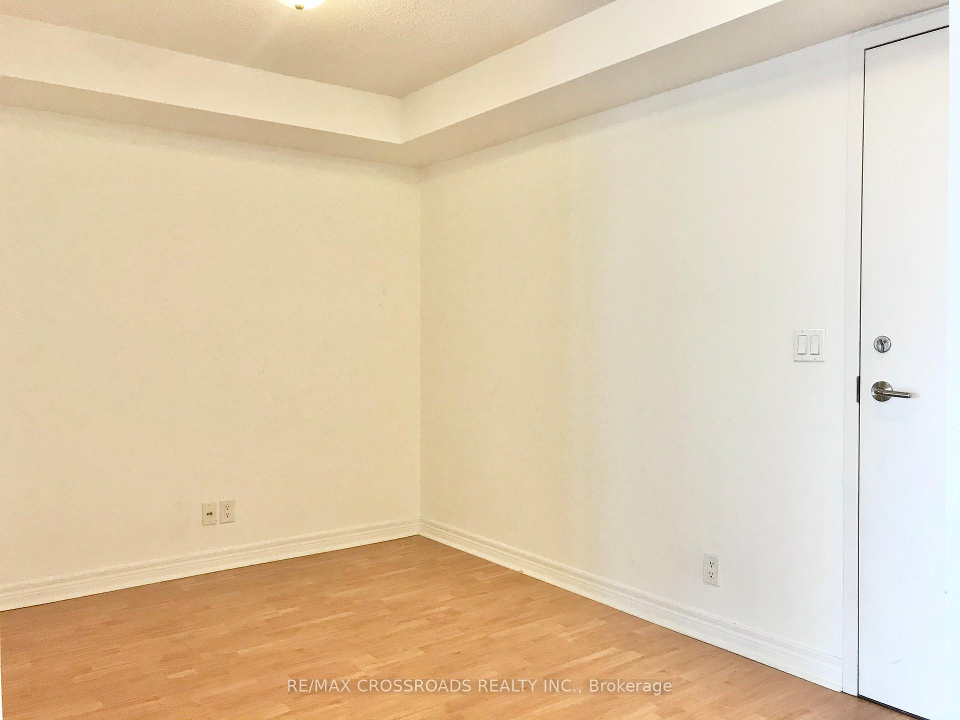 Photo 12 of Unit 807, 33 Cox Boulevard, Markham, Unionville — HOMEH
