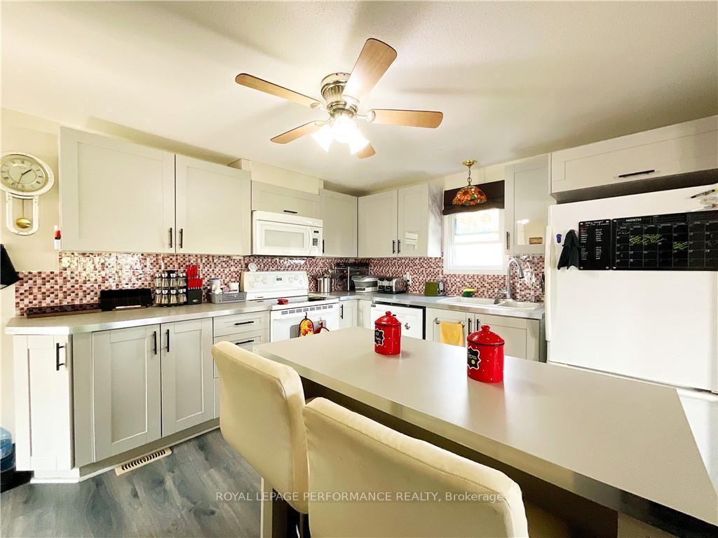 Photo 5 of Unit 8, 3265 Front Road, Champlain, Champlain Twp — HOMEH