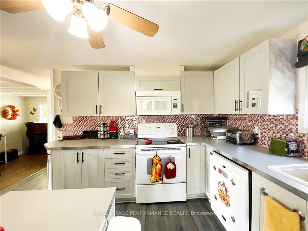 Photo 7 of Unit 8, 3265 Front Road, Champlain, Champlain Twp — HOMEH