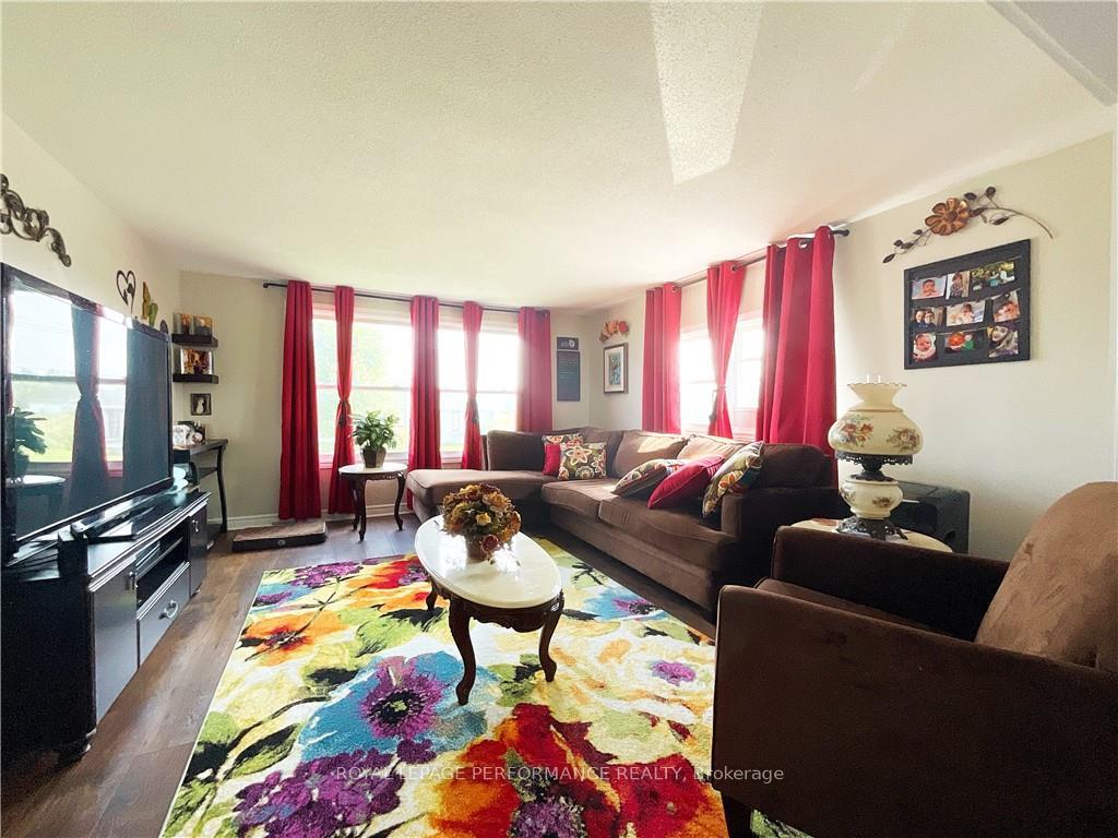 Photo 14 of Unit 8, 3265 Front Road, Champlain, Champlain Twp — HOMEH