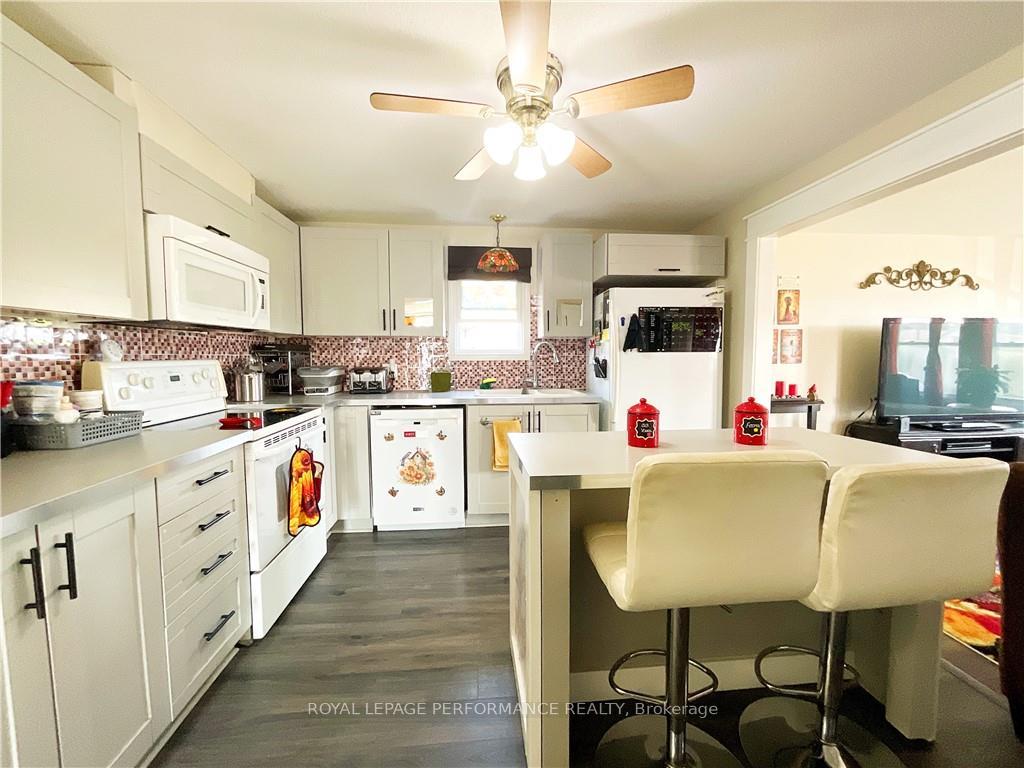 Photo 16 of Unit 8, 3265 Front Road, Champlain, Champlain Twp — HOMEH