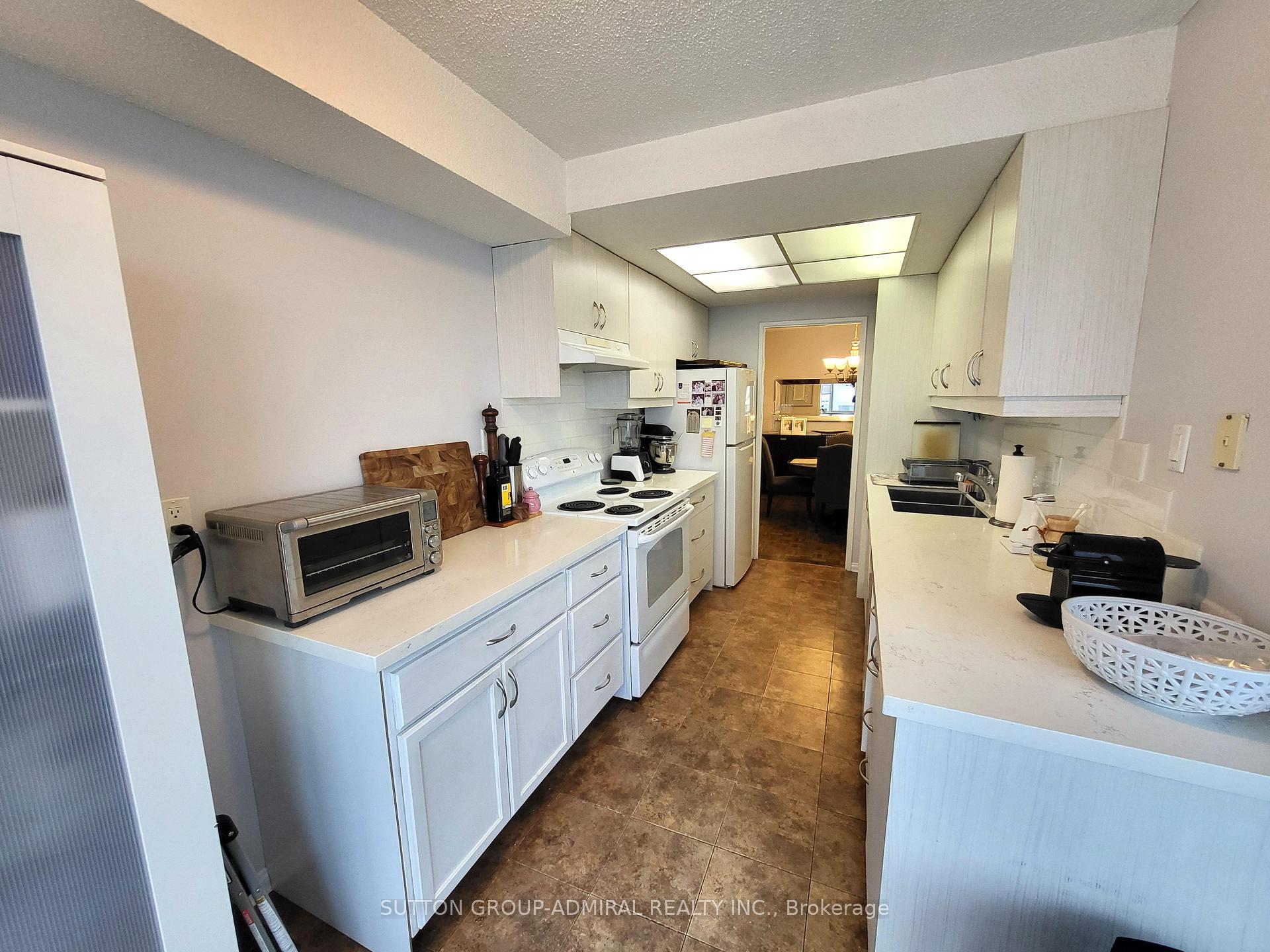 Photo 2 of Unit 1009, 3000 Bathurst Street, Toronto, Englemount-Lawrence — HOMEH