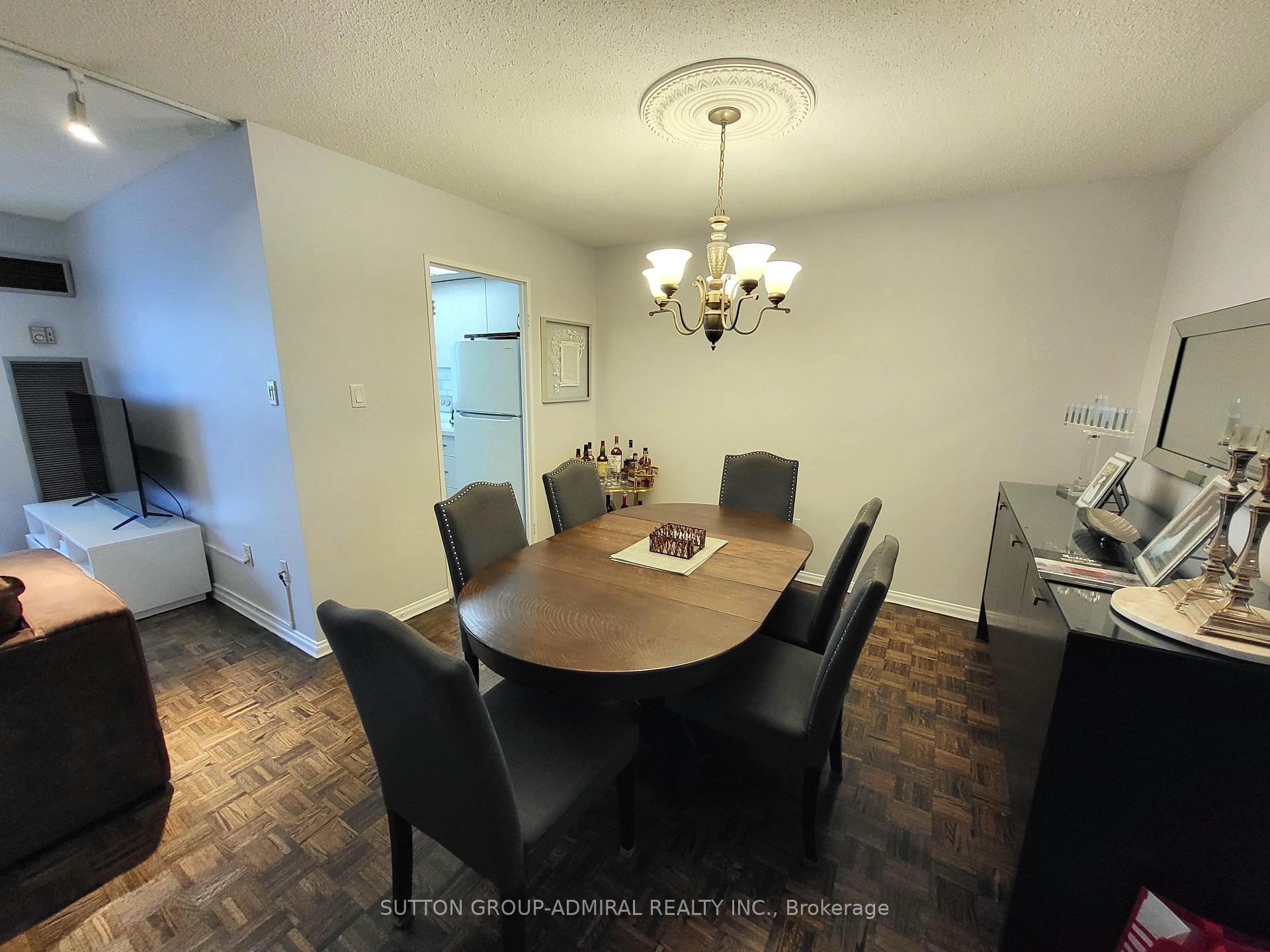 Photo 11 of Unit 1009, 3000 Bathurst Street, Toronto, Englemount-Lawrence — HOMEH