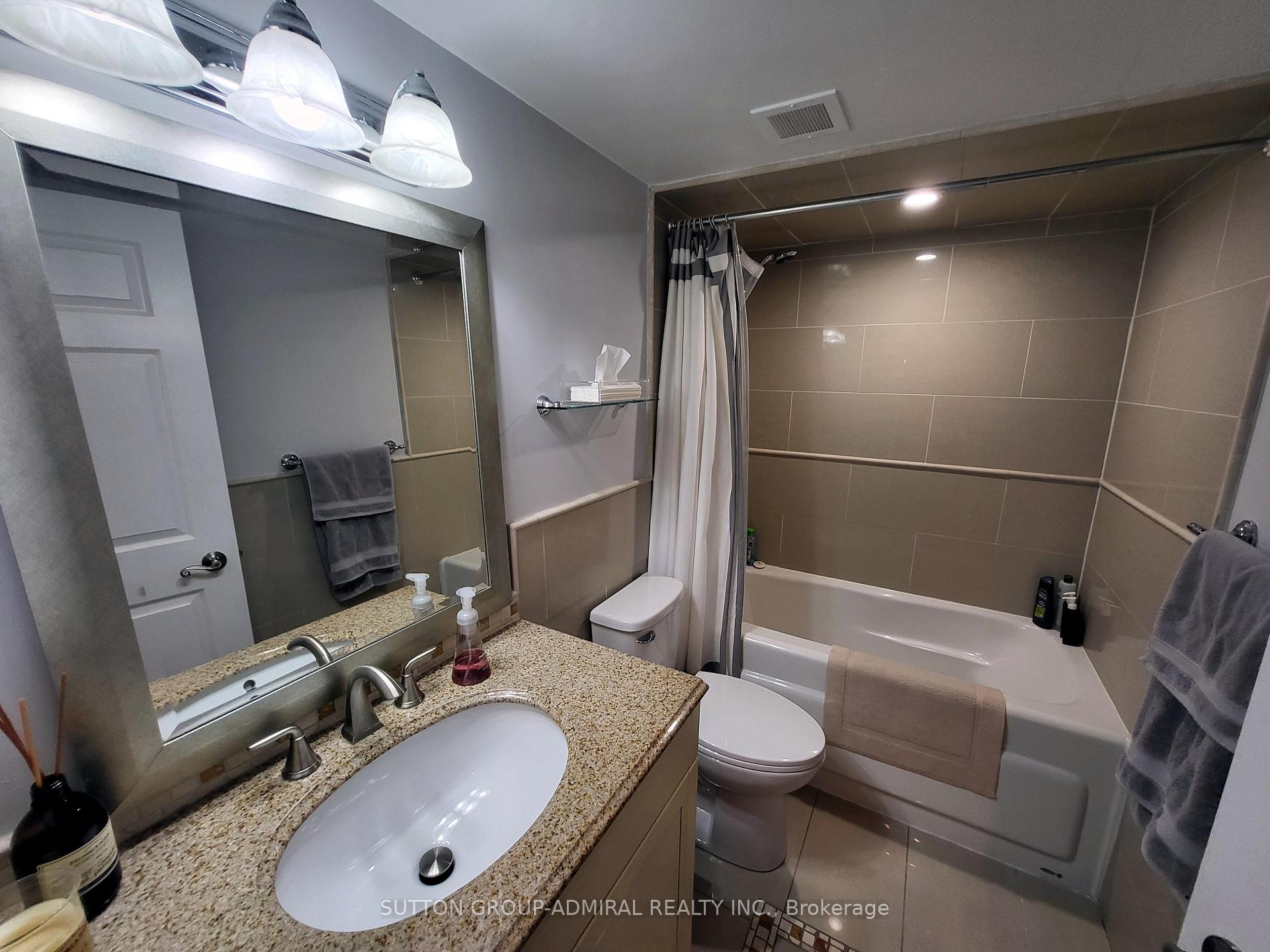 Photo 13 of Unit 1009, 3000 Bathurst Street, Toronto, Englemount-Lawrence — HOMEH