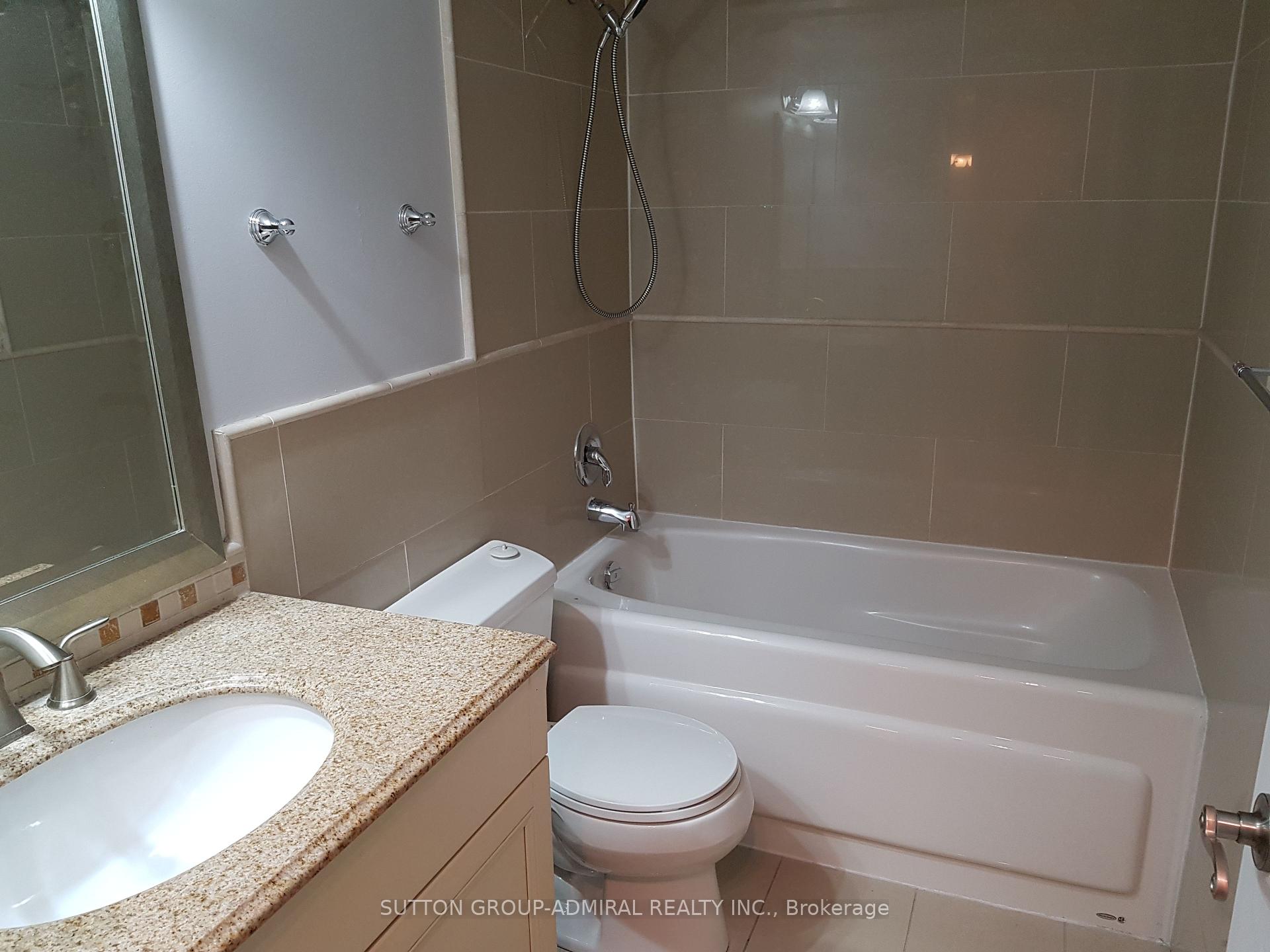 Photo 21 of Unit 1009, 3000 Bathurst Street, Toronto, Englemount-Lawrence — HOMEH