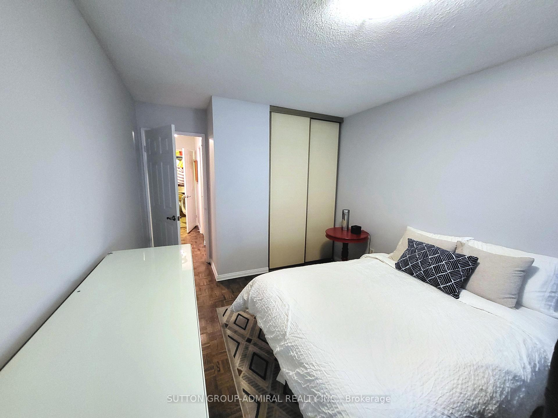 Photo 25 of Unit 1009, 3000 Bathurst Street, Toronto, Englemount-Lawrence — HOMEH