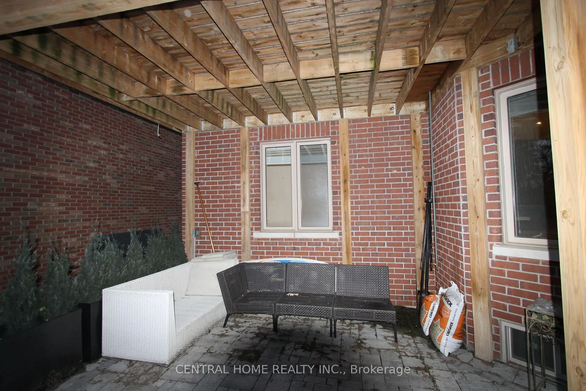 Photo 3 of 73 Headwater Crescent, Richmond Hill, Oak Ridges Lake Wilcox — HOMEH