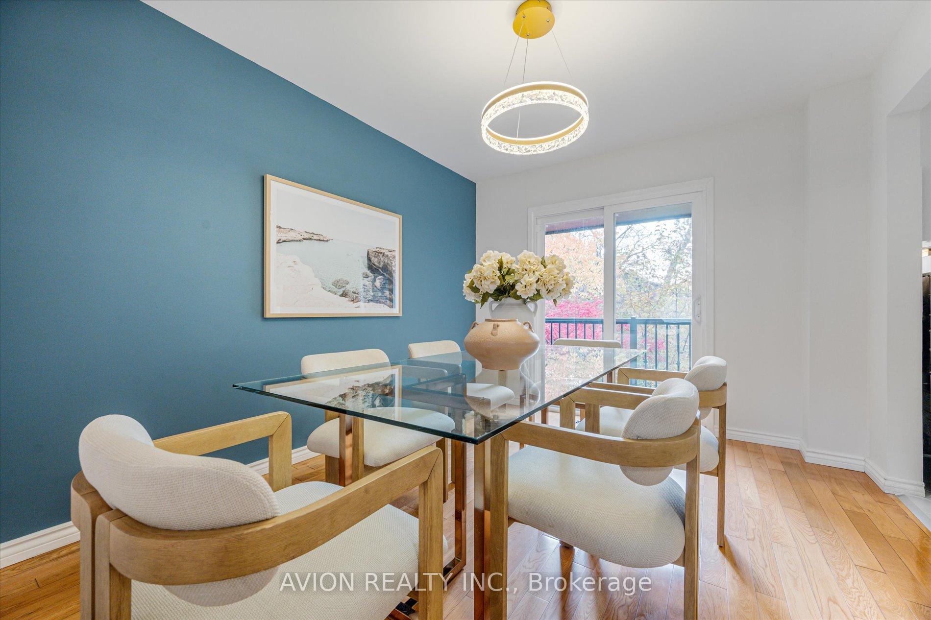 Photo 3 of 11 Woodglen Way, Markham, Unionville — HOMEH