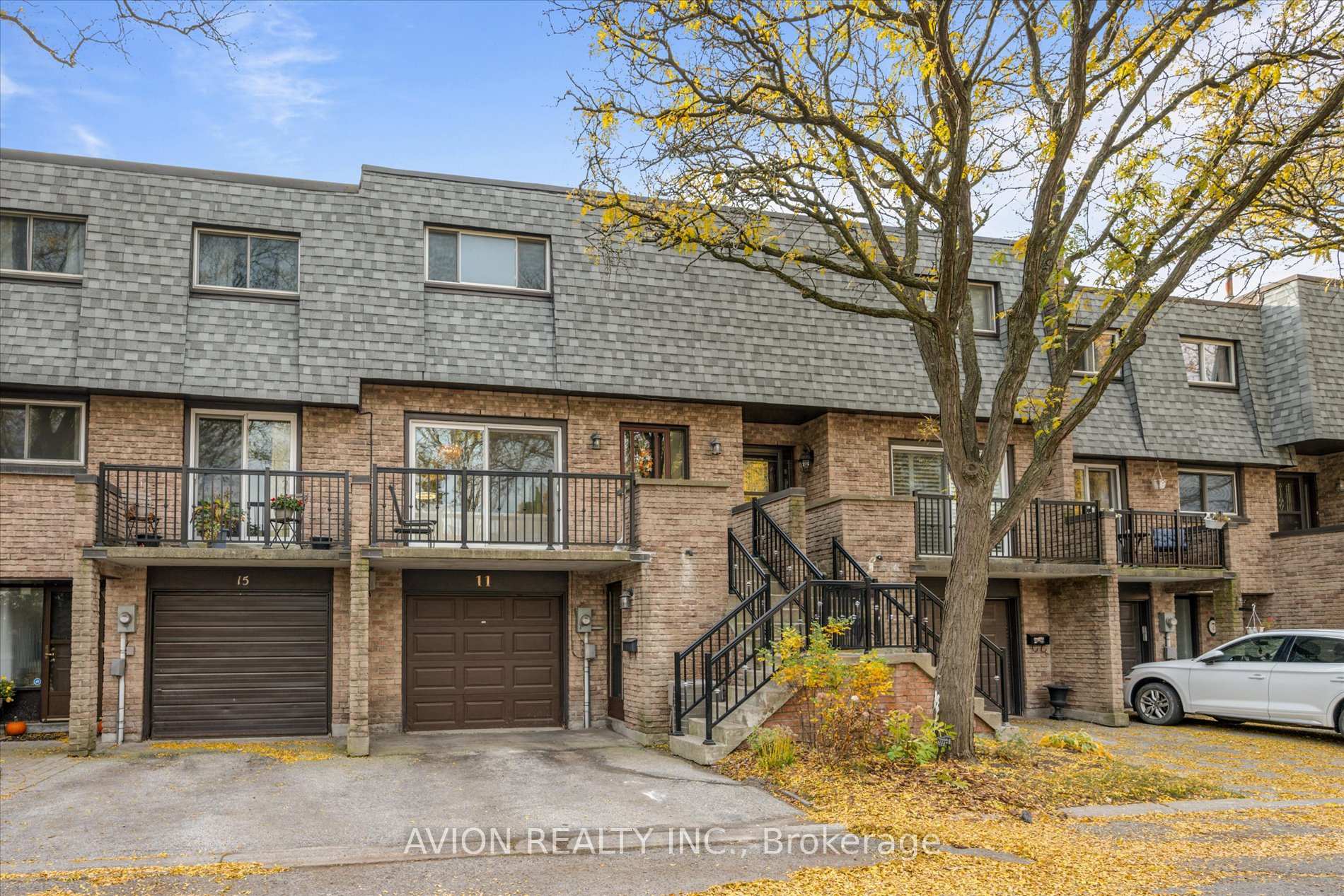 Photo 4 of 11 Woodglen Way, Markham, Unionville — HOMEH