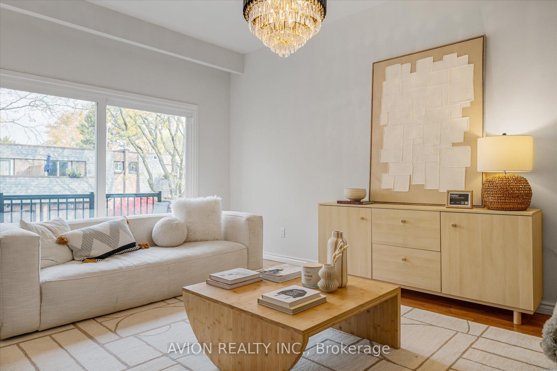 Photo 7 of 11 Woodglen Way, Markham, Unionville — HOMEH