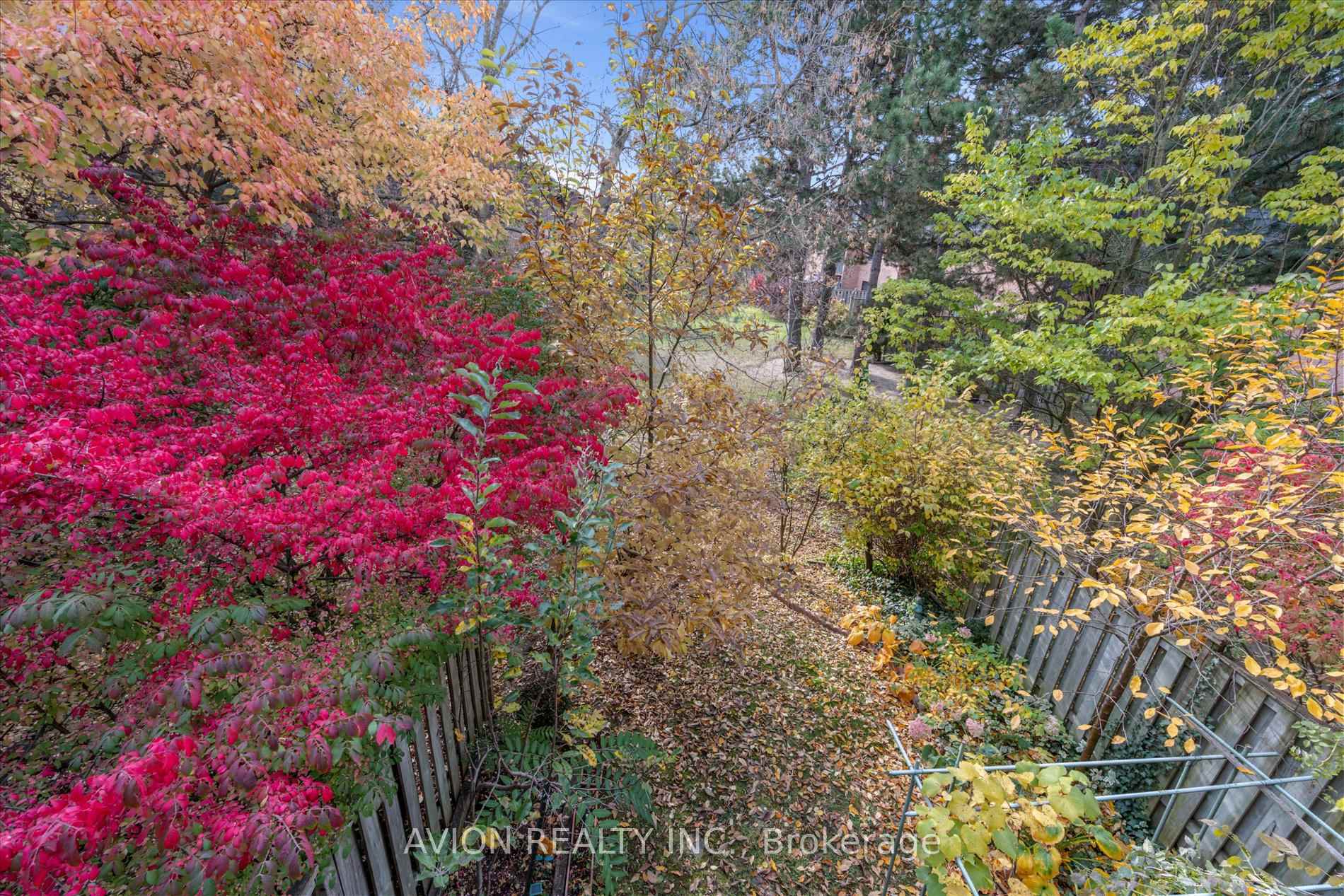 Photo 52 of 11 Woodglen Way, Markham, Unionville — HOMEH