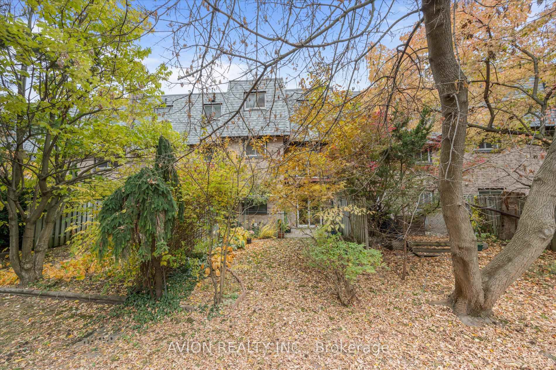 Photo 54 of 11 Woodglen Way, Markham, Unionville — HOMEH
