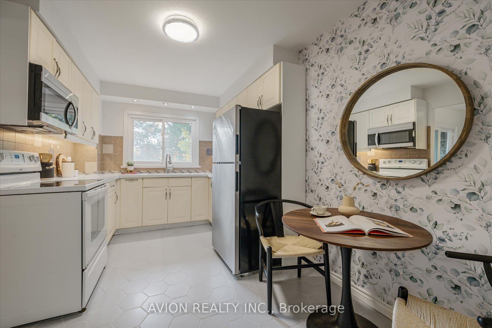 Photo 31 of 11 Woodglen Way, Markham, Unionville — HOMEH