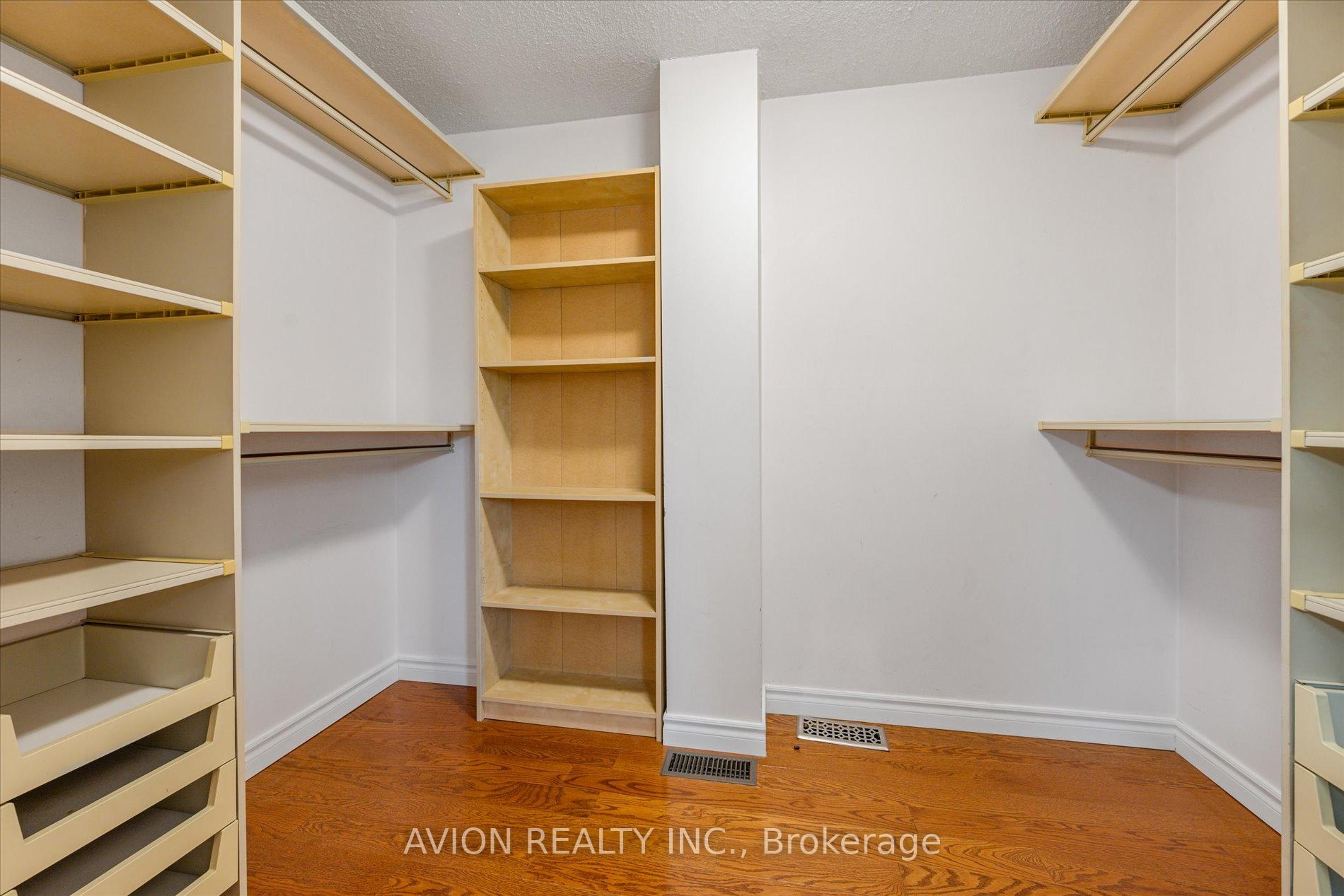 Photo 59 of 11 Woodglen Way, Markham, Unionville — HOMEH