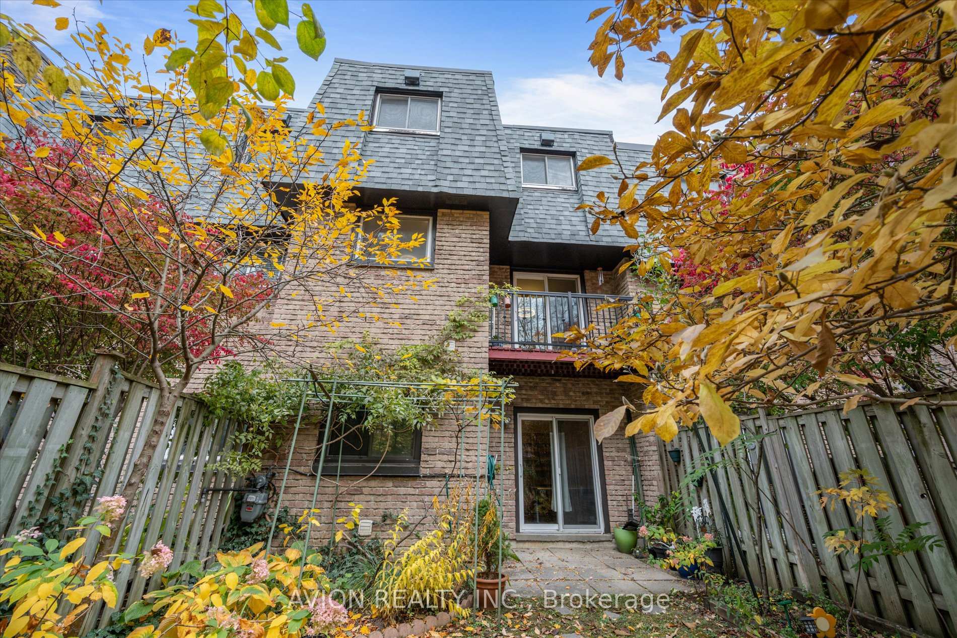 Photo 73 of 11 Woodglen Way, Markham, Unionville — HOMEH