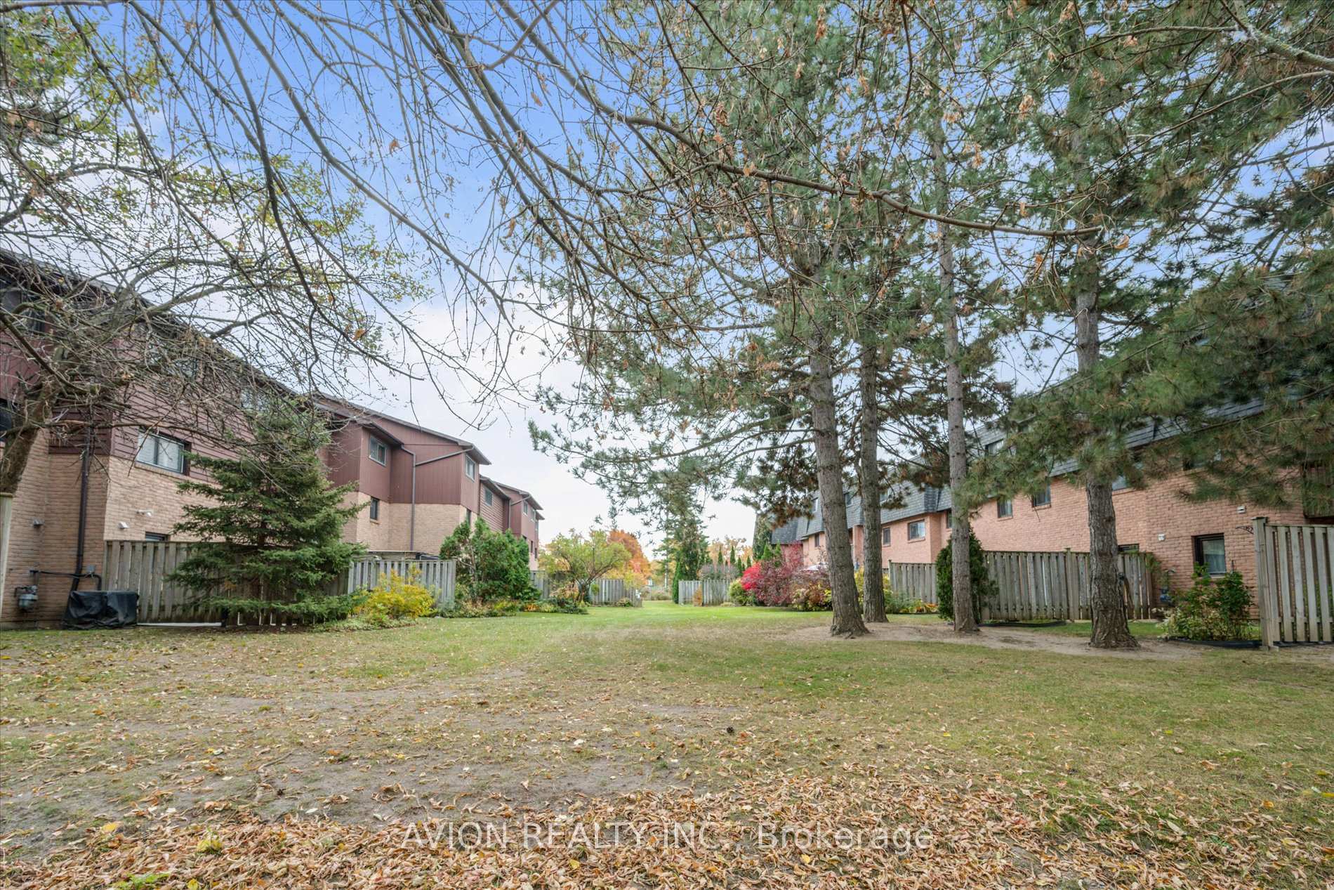 Photo 74 of 11 Woodglen Way, Markham, Unionville — HOMEH