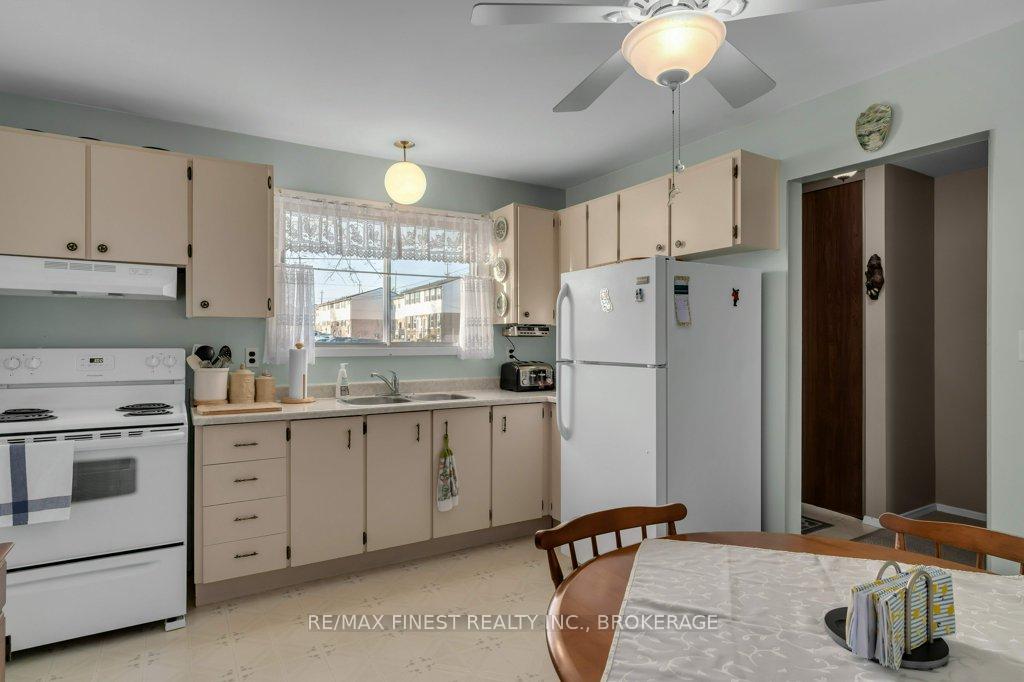Photo 12 of Unit 6, 863 Oakview Avenue W, Kingston, South of Taylor-Kidd Blvd — HOMEH