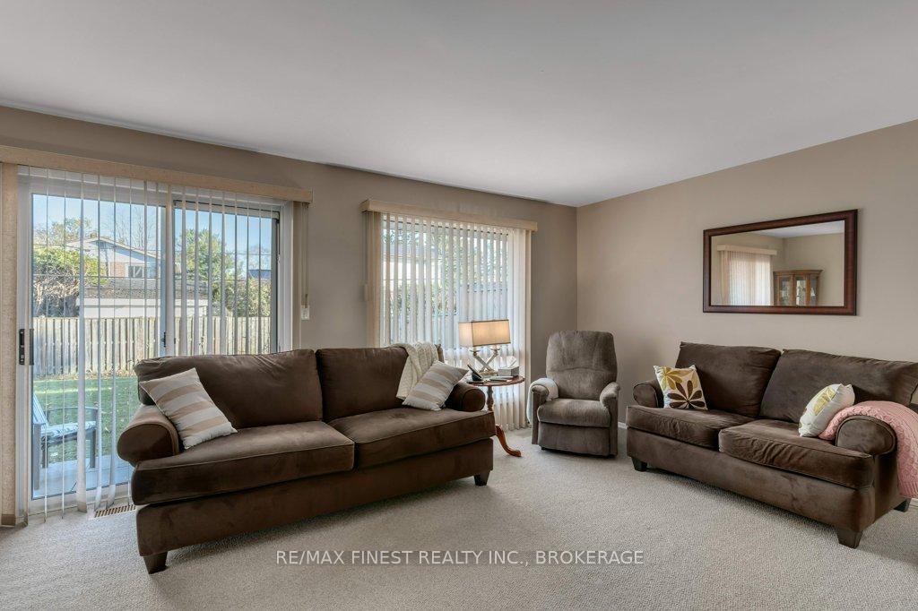 Photo 16 of Unit 6, 863 Oakview Avenue W, Kingston, South of Taylor-Kidd Blvd — HOMEH