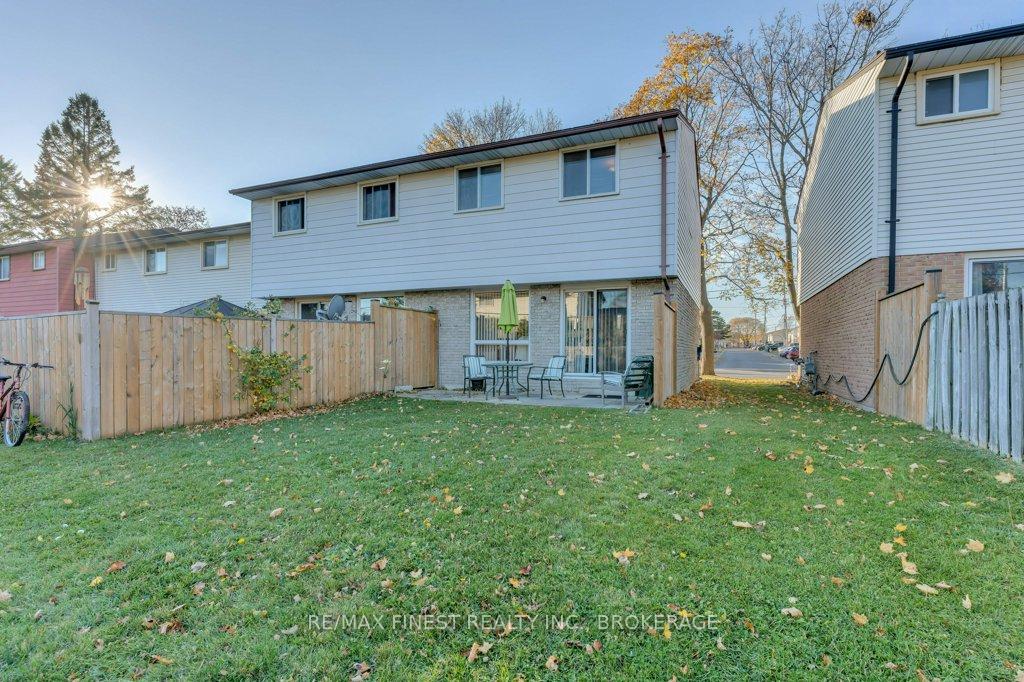 Photo 32 of Unit 6, 863 Oakview Avenue W, Kingston, South of Taylor-Kidd Blvd — HOMEH