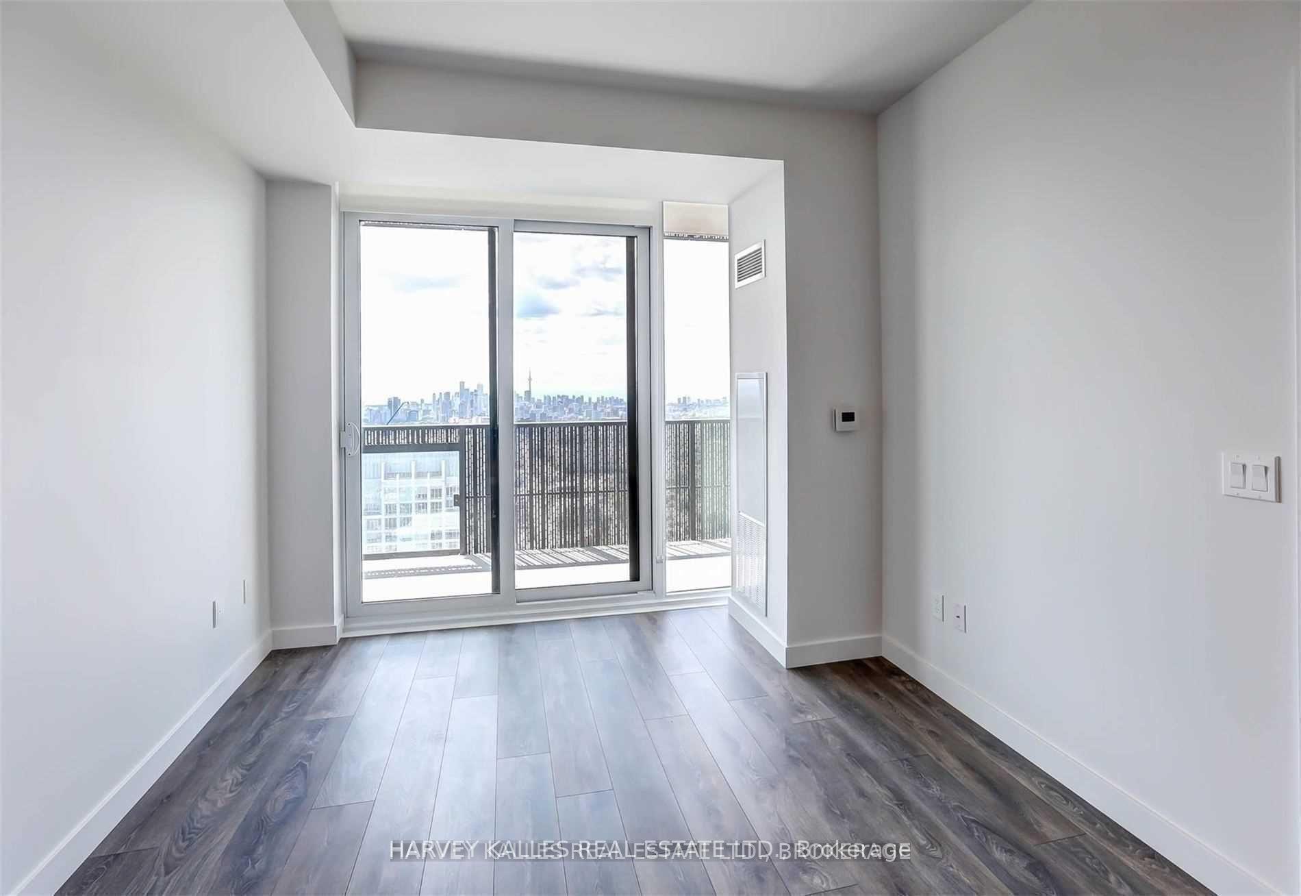 Photo 8 of Unit 5201, 8 Eglinton Avenue E, Toronto, Yonge-Eglinton — HOMEH