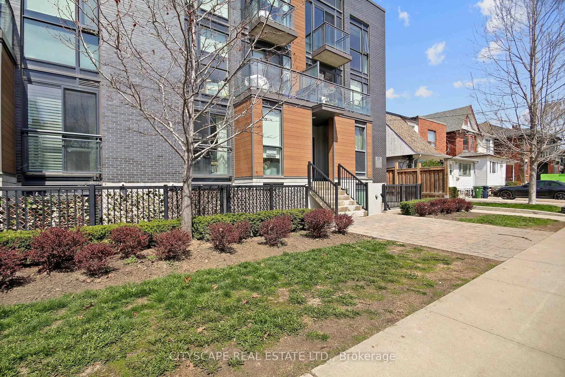 Photo 2 of Unit 501, 370 Wallace Avenue, Toronto, Dovercourt-Wallace Emerson-Junction — HOMEH