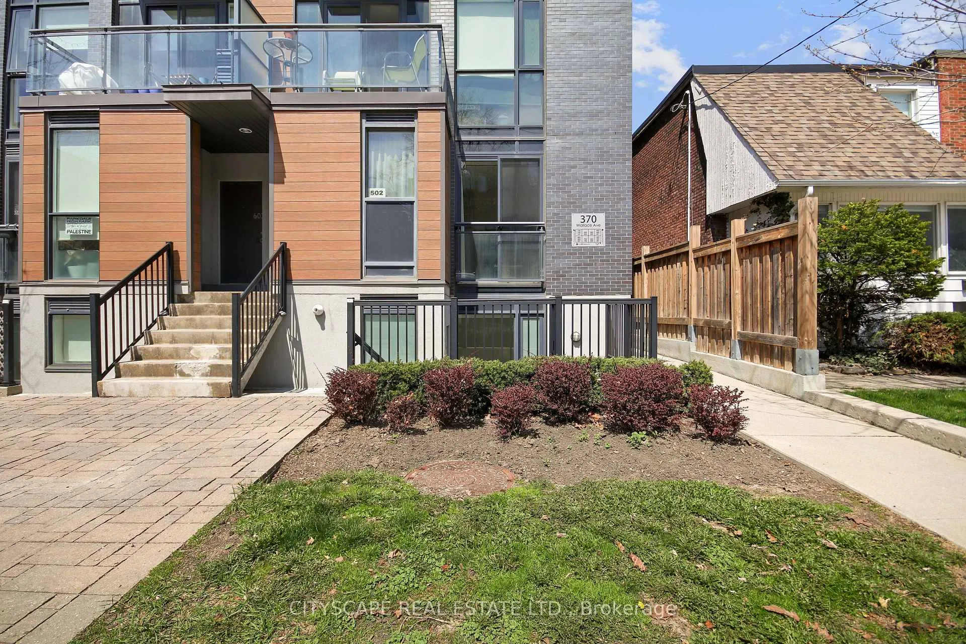 Photo 4 of Unit 501, 370 Wallace Avenue, Toronto, Dovercourt-Wallace Emerson-Junction — HOMEH