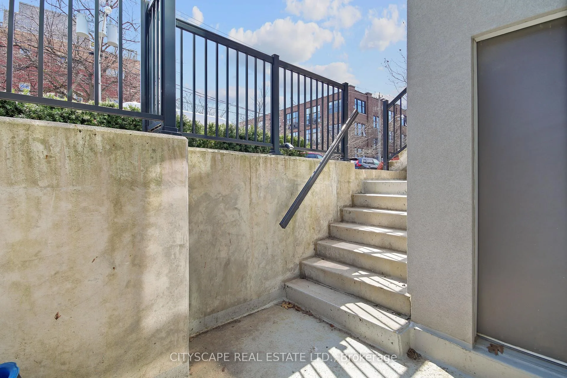 Photo 7 of Unit 501, 370 Wallace Avenue, Toronto, Dovercourt-Wallace Emerson-Junction — HOMEH