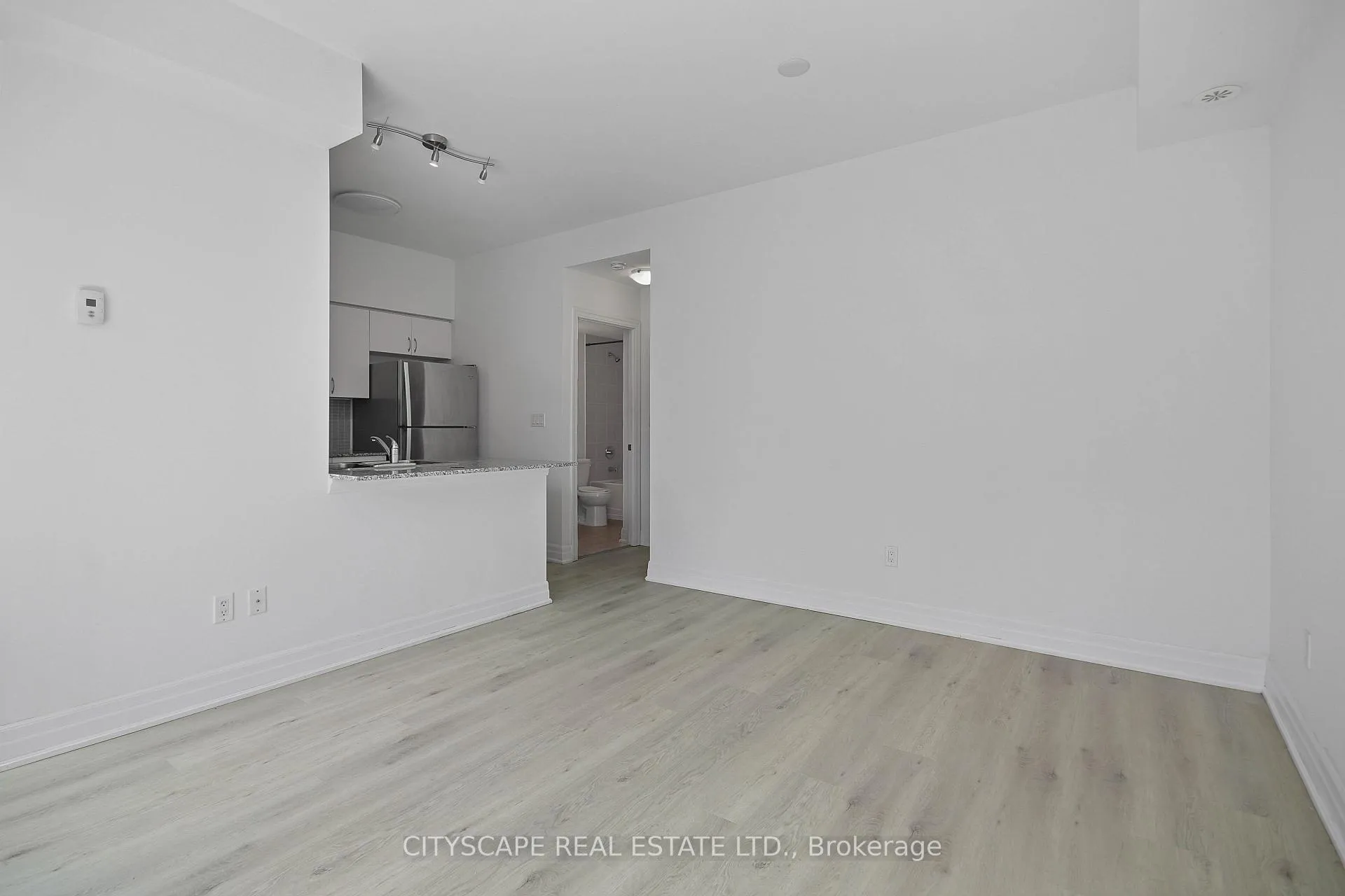 Photo 15 of Unit 501, 370 Wallace Avenue, Toronto, Dovercourt-Wallace Emerson-Junction — HOMEH
