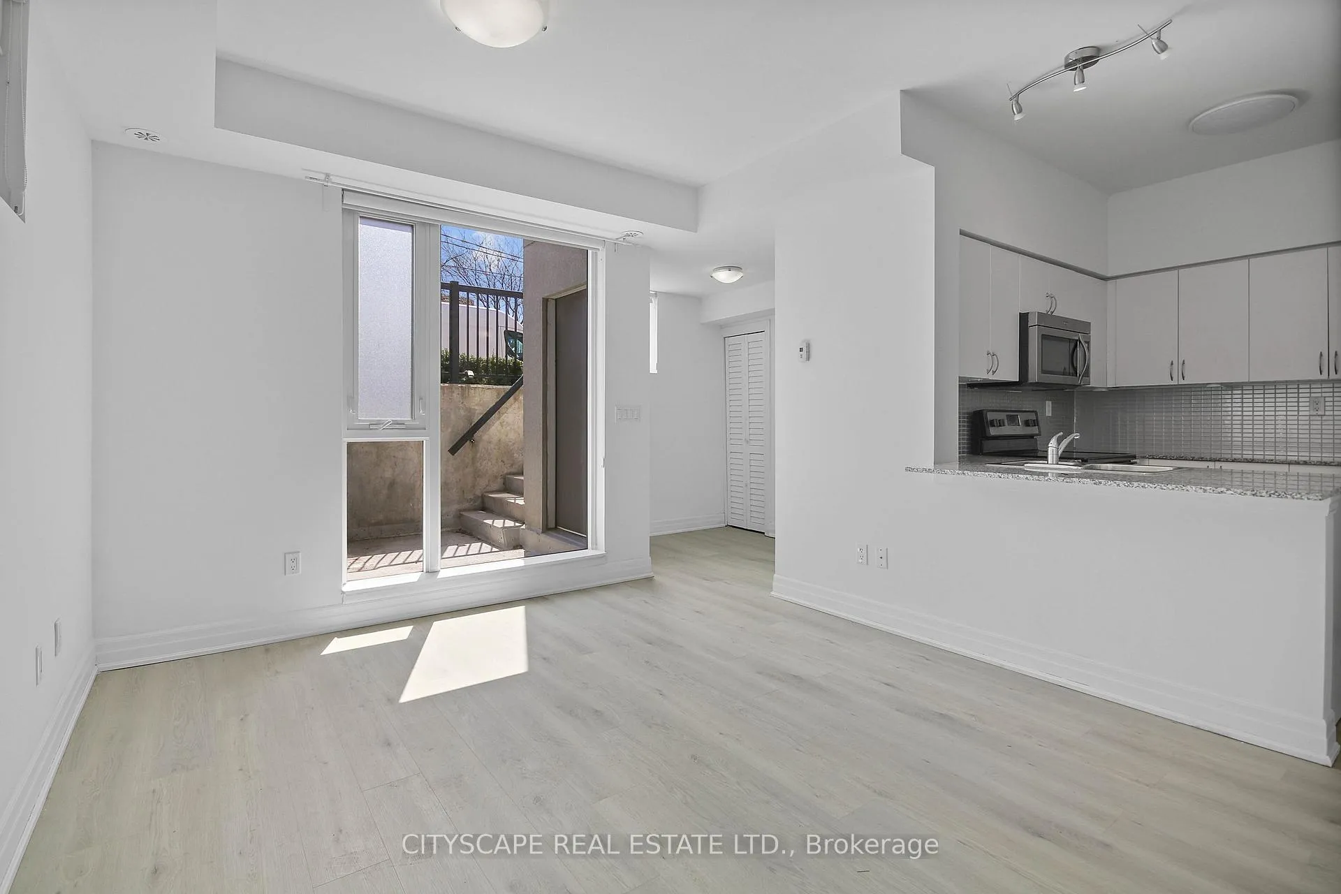 Photo 16 of Unit 501, 370 Wallace Avenue, Toronto, Dovercourt-Wallace Emerson-Junction — HOMEH