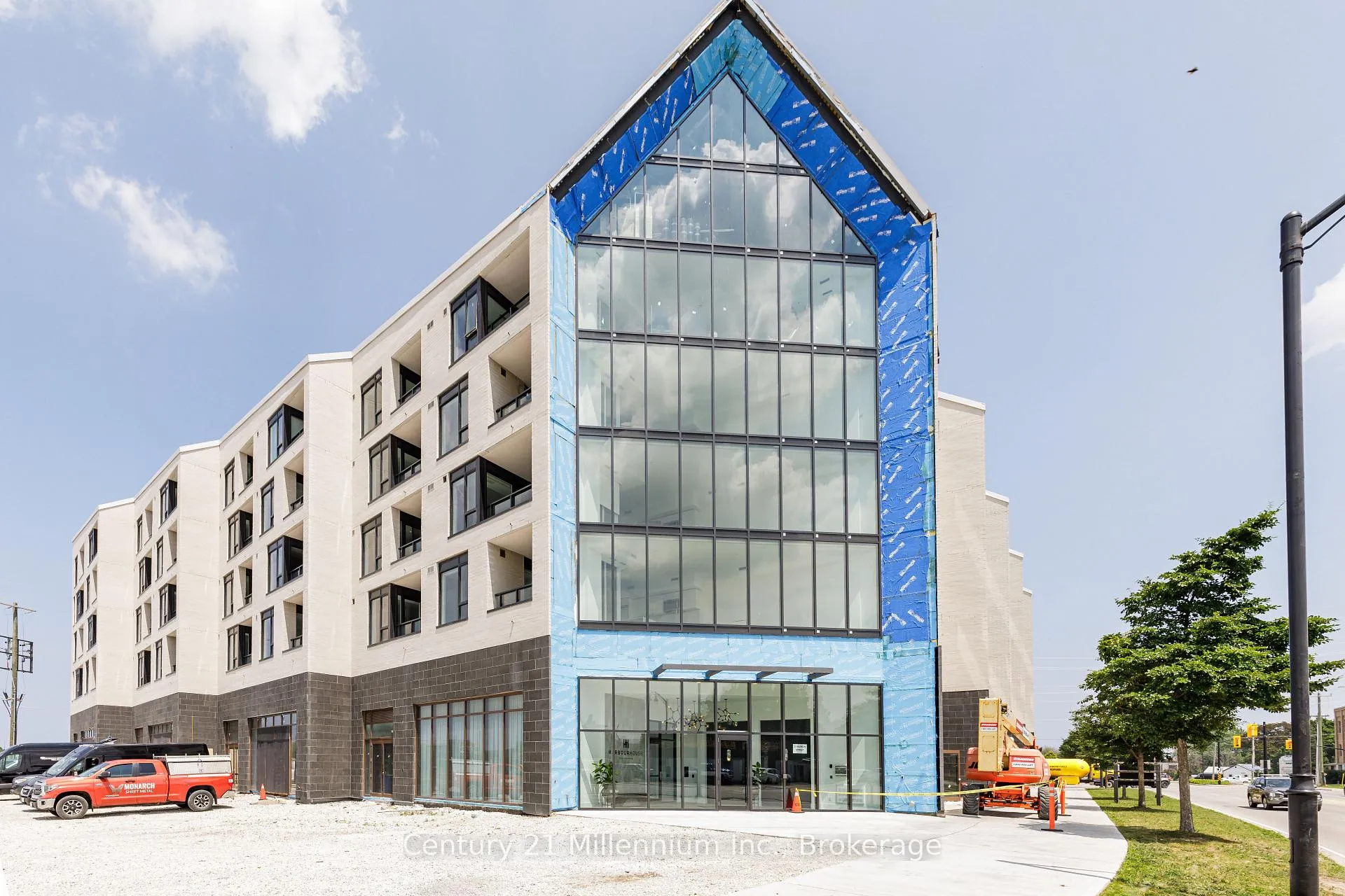 Photo 2 of Unit 306, 31 Huron Street, Collingwood — HOMEH