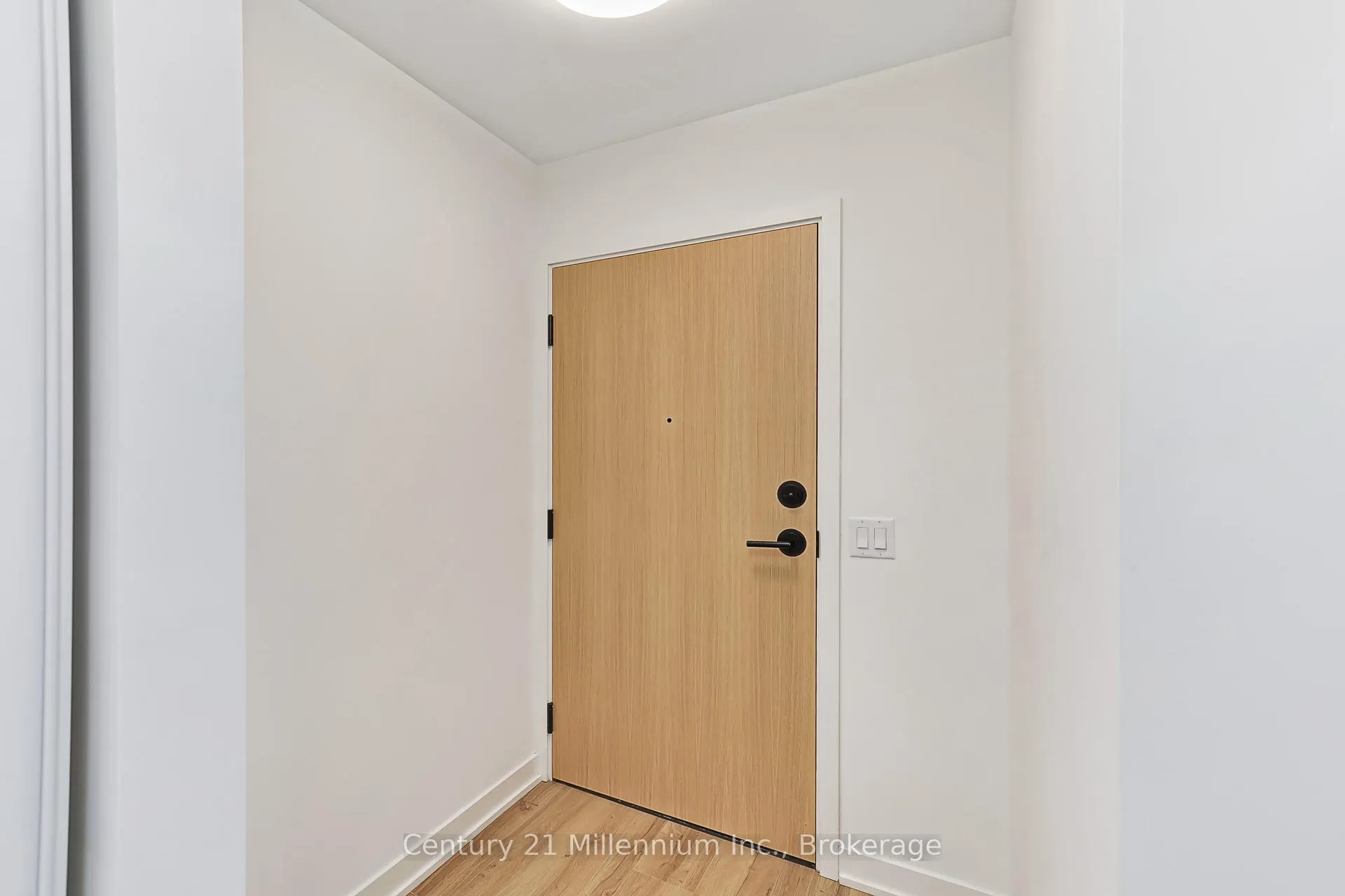 Photo 6 of Unit 306, 31 Huron Street, Collingwood — HOMEH