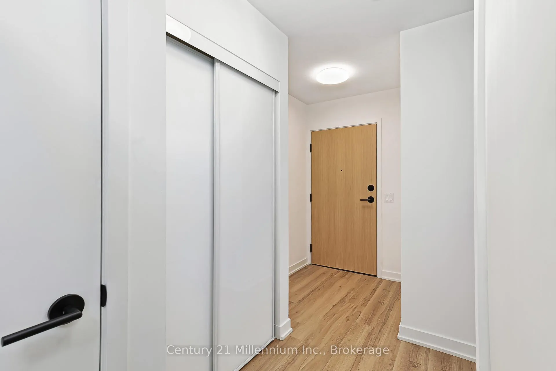 Photo 7 of Unit 306, 31 Huron Street, Collingwood — HOMEH