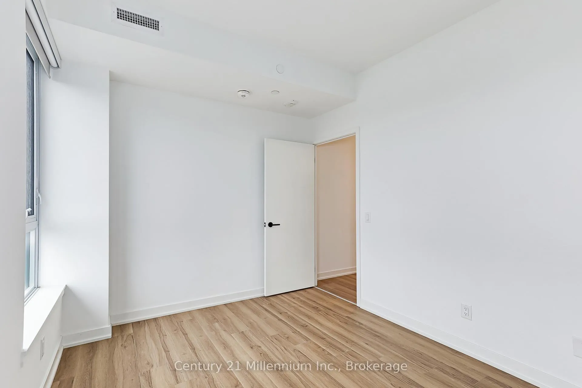 Photo 12 of Unit 306, 31 Huron Street, Collingwood — HOMEH